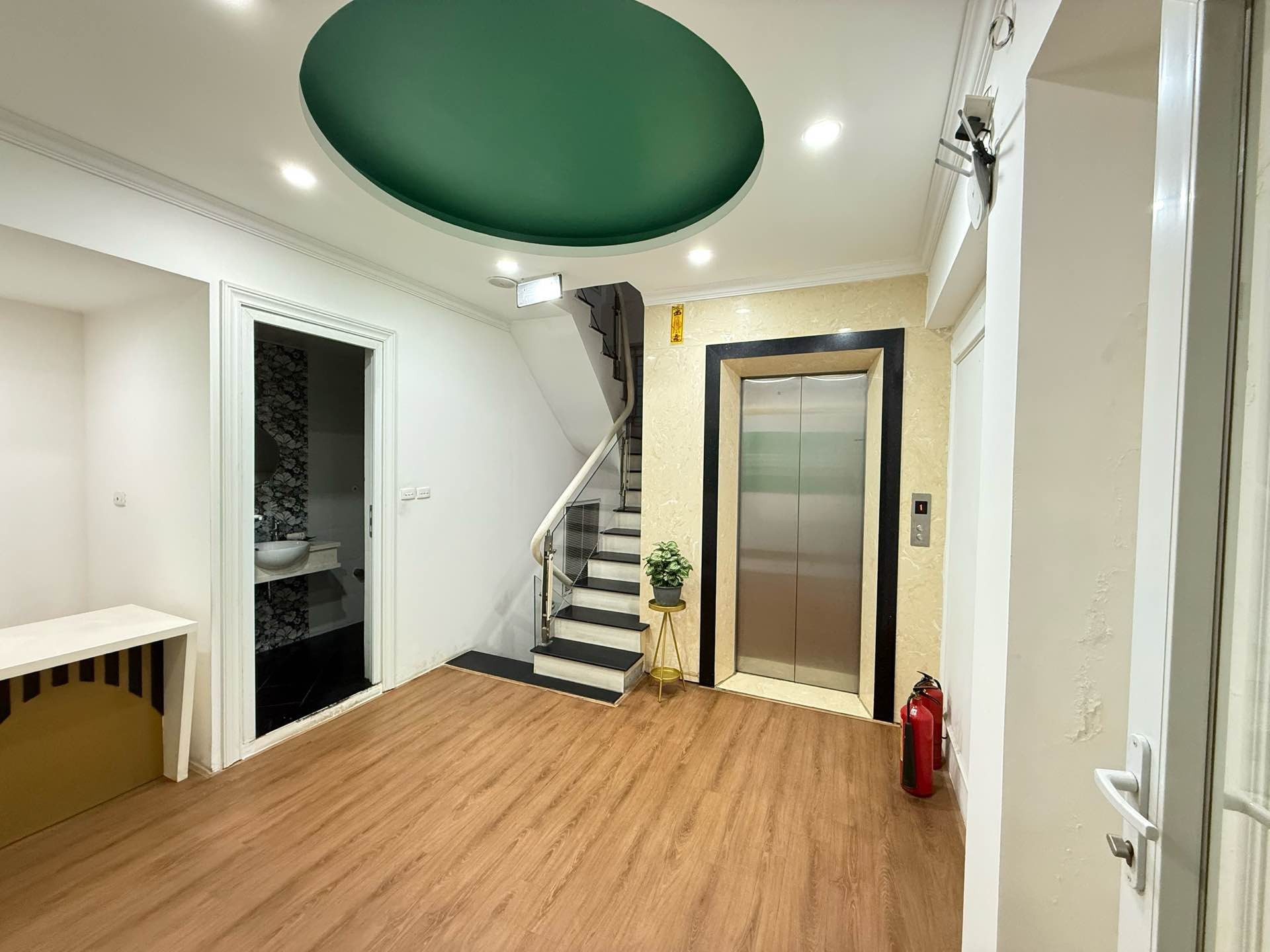 Bán nhà Vũ Trọng Phụng - diện tích 90m2 8 tầng - Thoáng trước, sau - giá 53,5 tỷ