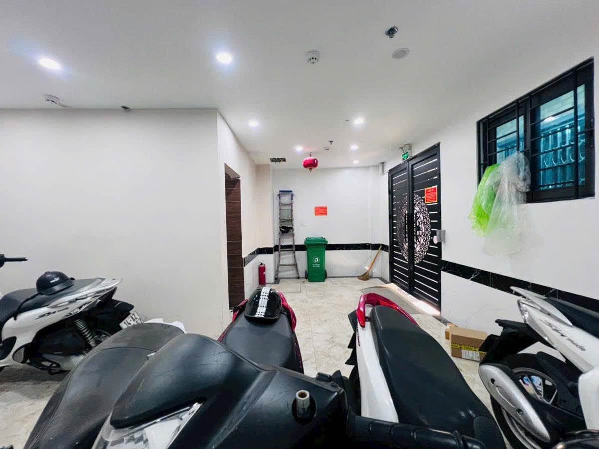 Bán nhà HOÀ BÌNH 7 - diện tích 60m2 7 tầng - Lô góc 3 thoáng - giá 14,6 tỷ