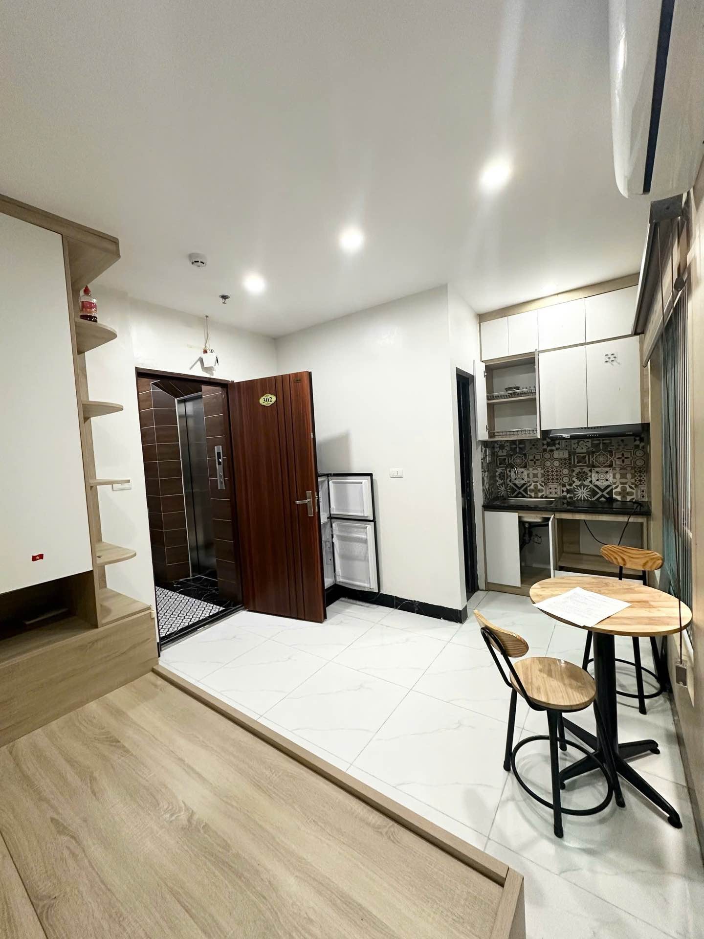 Bán nhà HOÀ BÌNH 7 - diện tích 60m2 7 tầng - Lô góc 3 thoáng - giá 14,6 tỷ