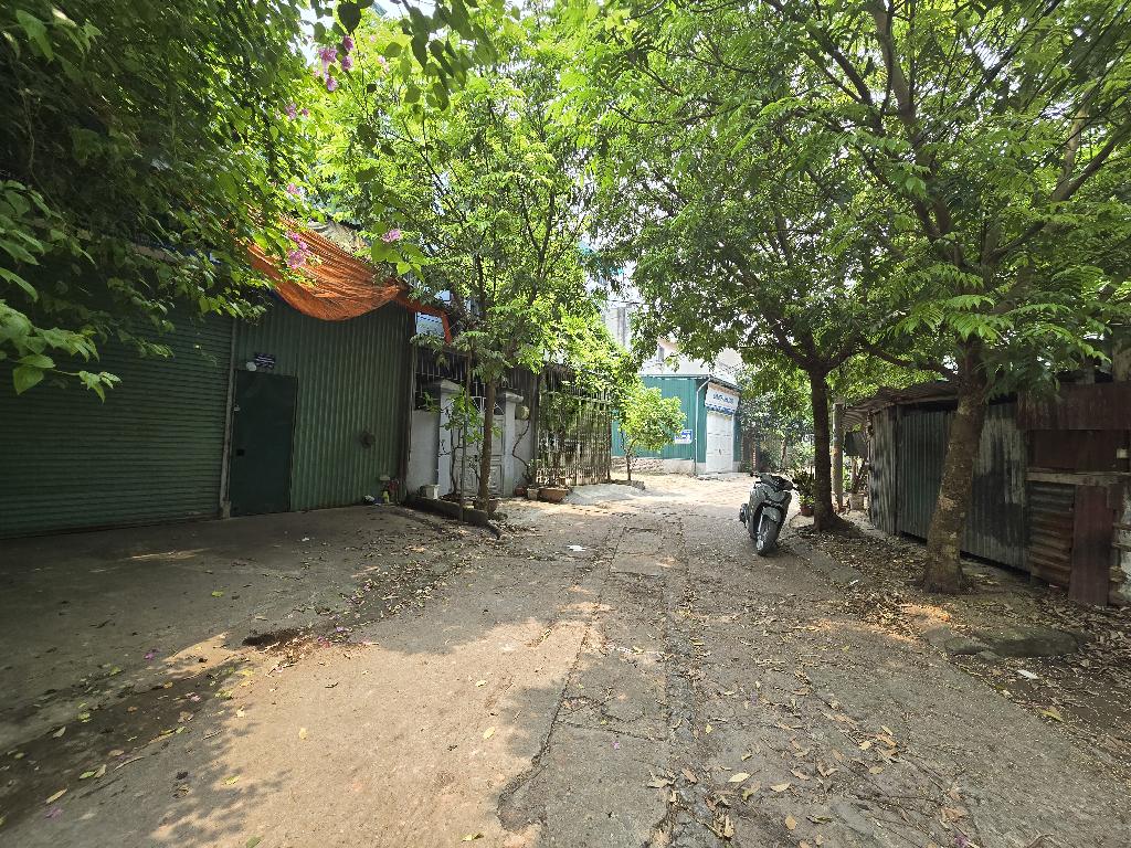 Bán nhà Thôn Cương Ngô - diện tích 150m2 1 tầng - ô tô tránh - giá 28 tỷ