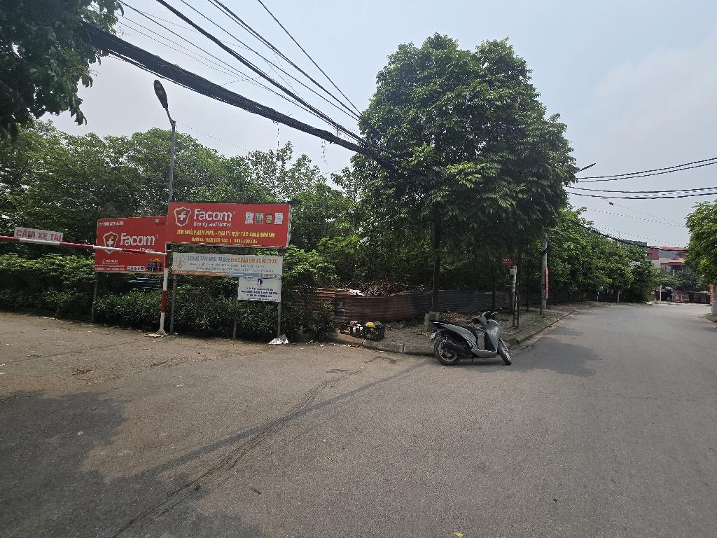 Bán nhà Thôn Cương Ngô - diện tích 150m2 1 tầng - ô tô tránh - giá 28 tỷ