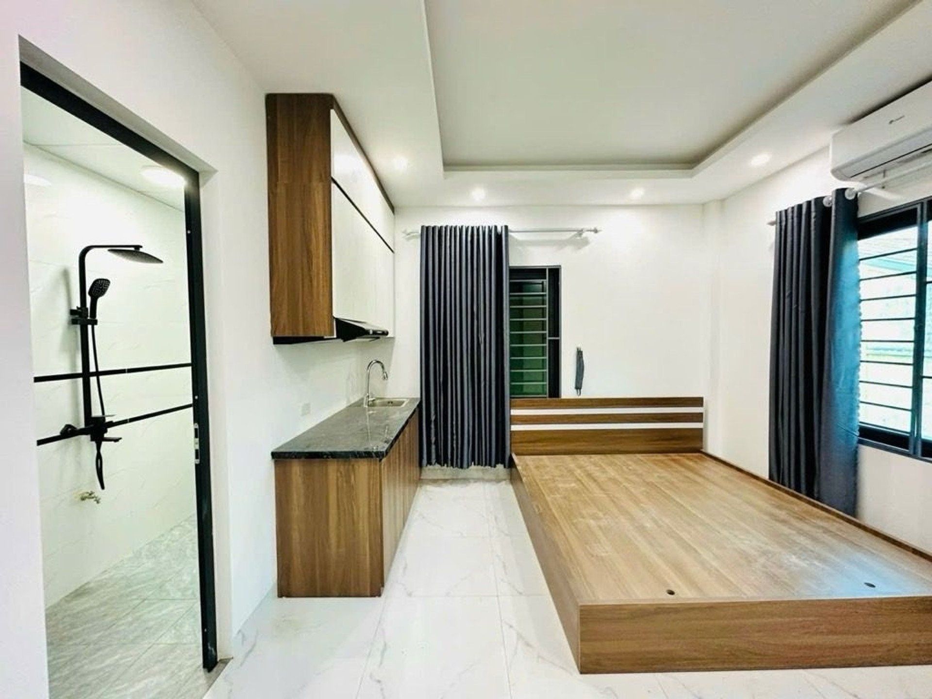 Bán nhà Mạc Thị Bưởi - diện tích 107m2 7 tầng - Bốn mặt thoáng - giá 40 tỷ