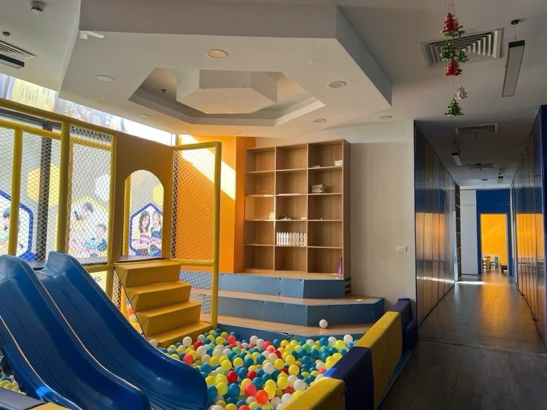 Bán nhà Trần Thủ Độ - diện tích 68m2 2 tầng - Căn hộ kinh doanh - giá 4,5 tỷ
