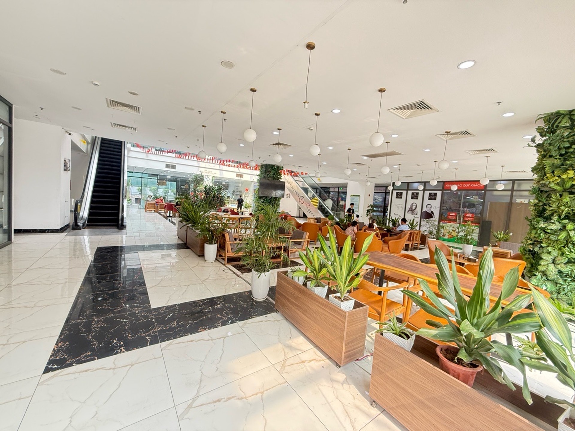 Bán nhà Trần Thủ Độ - diện tích 68m2 2 tầng - Căn hộ kinh doanh - giá 4,5 tỷ