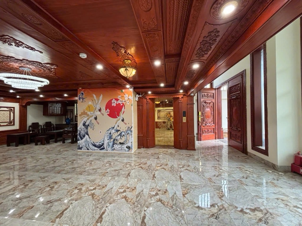 Bán nhà Nguyễn Khoái - diện tích 128.7m2 7 tầng - Mặt tiền khủng, gara, thang máy - giá 55 tỷ