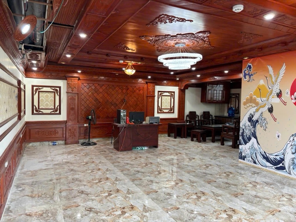 Bán nhà Nguyễn Khoái - diện tích 128.7m2 7 tầng - Mặt tiền khủng, gara, thang máy - giá 55 tỷ