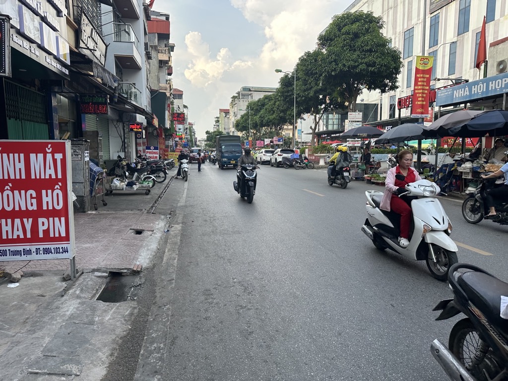 Bán nhà Trương Định - diện tích 91m2 3 tầng - Mặt phố - giá 25 tỷ