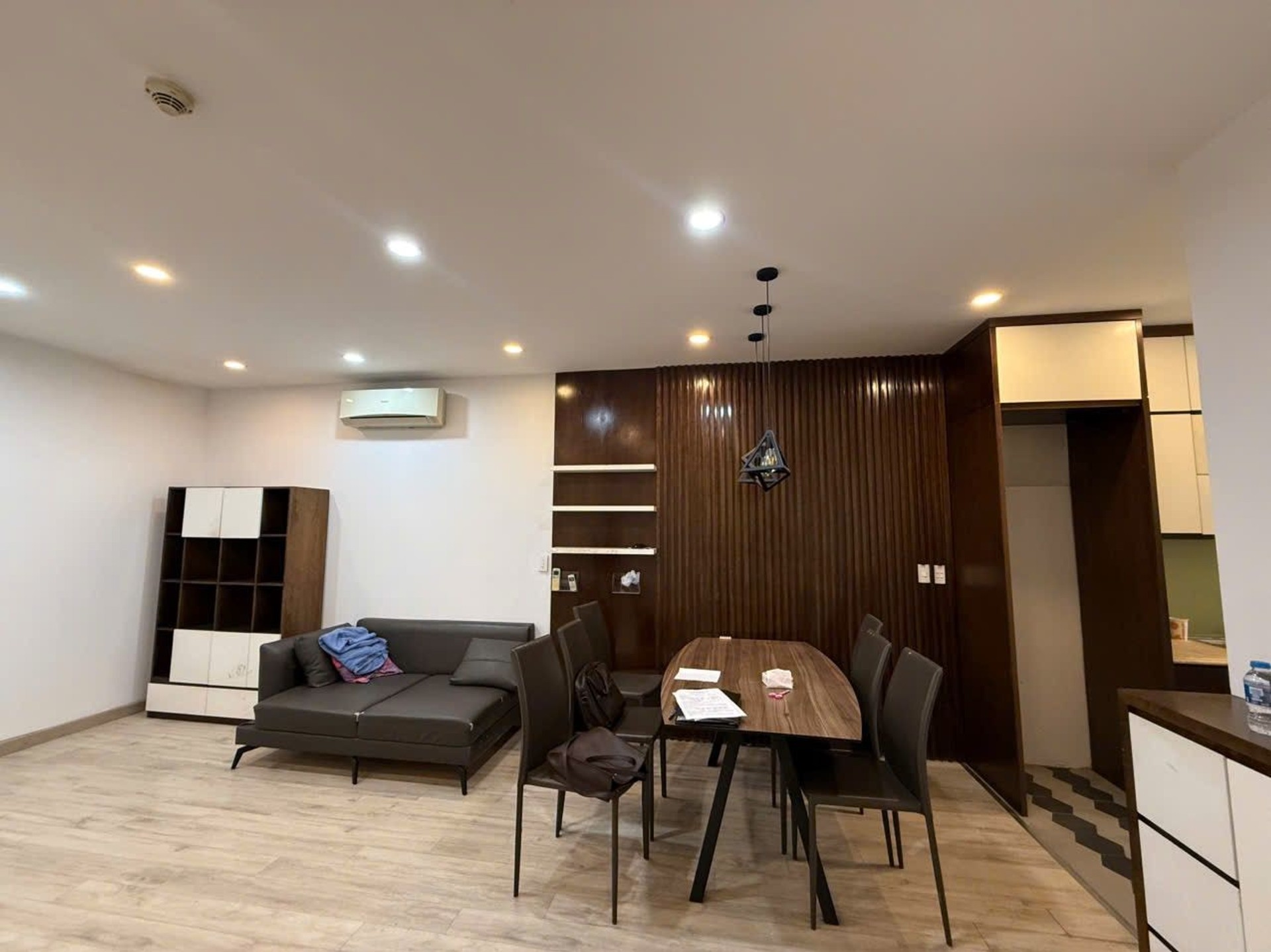 Bán nhà Lĩnh Nam - diện tích 79m2 18 tầng - Mặt phố - giá 7,65 tỷ