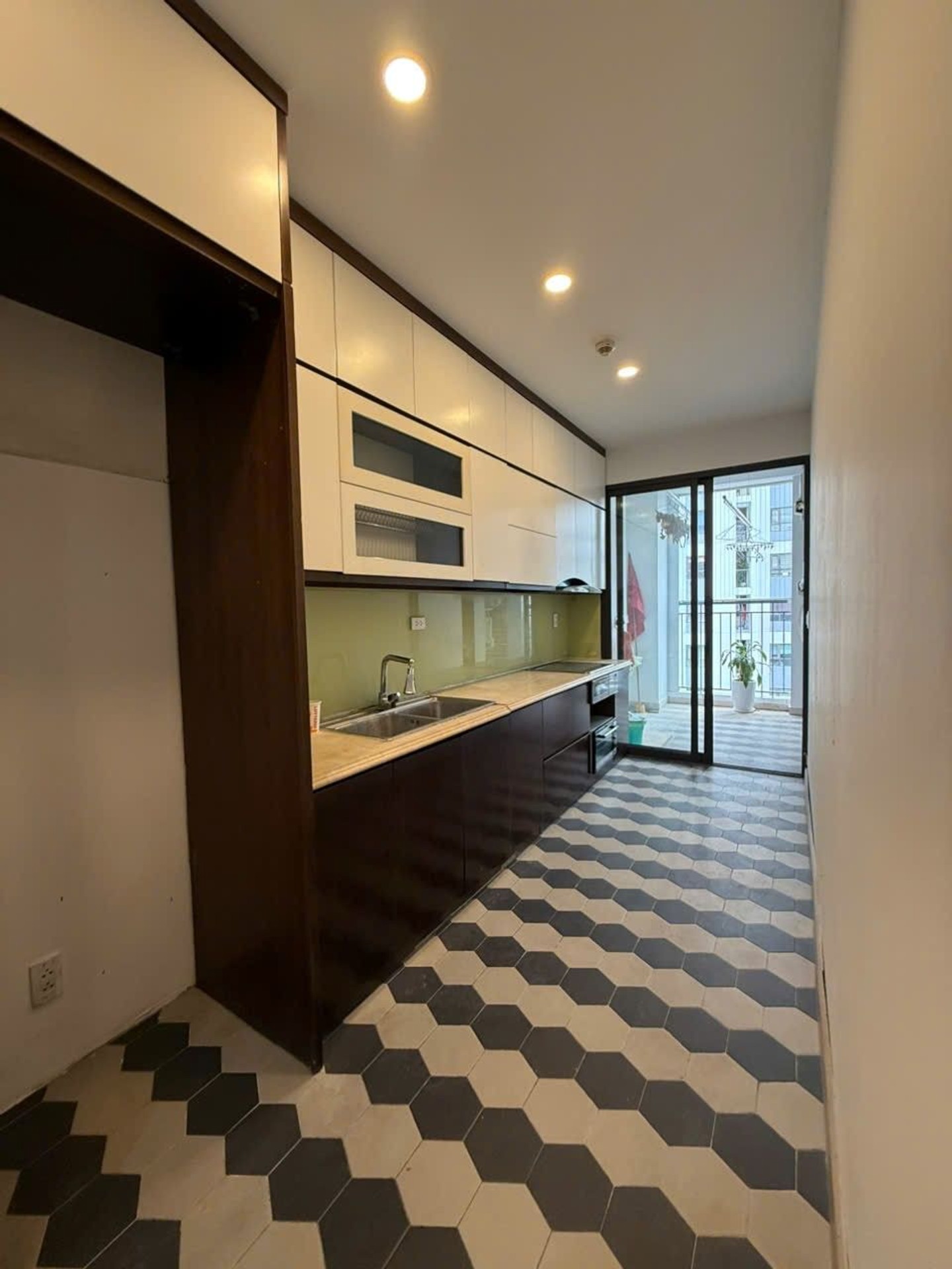 Bán nhà Lĩnh Nam - diện tích 79m2 18 tầng - Mặt phố - giá 7,65 tỷ