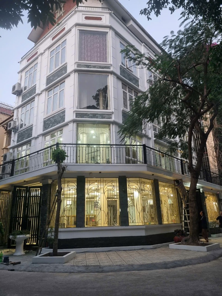 Bán nhà Tam Trinh - diện tích 154.4m2 6 tầng - Lô góc 2 mặt thoáng - giá 67 tỷ