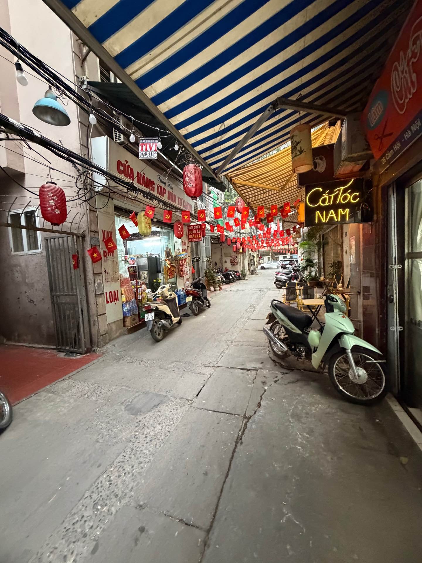 Bán nhà Cảm Hội - diện tích 48m2 2 tầng - ô tô cách nhà 10 mét - giá 10,1 tỷ