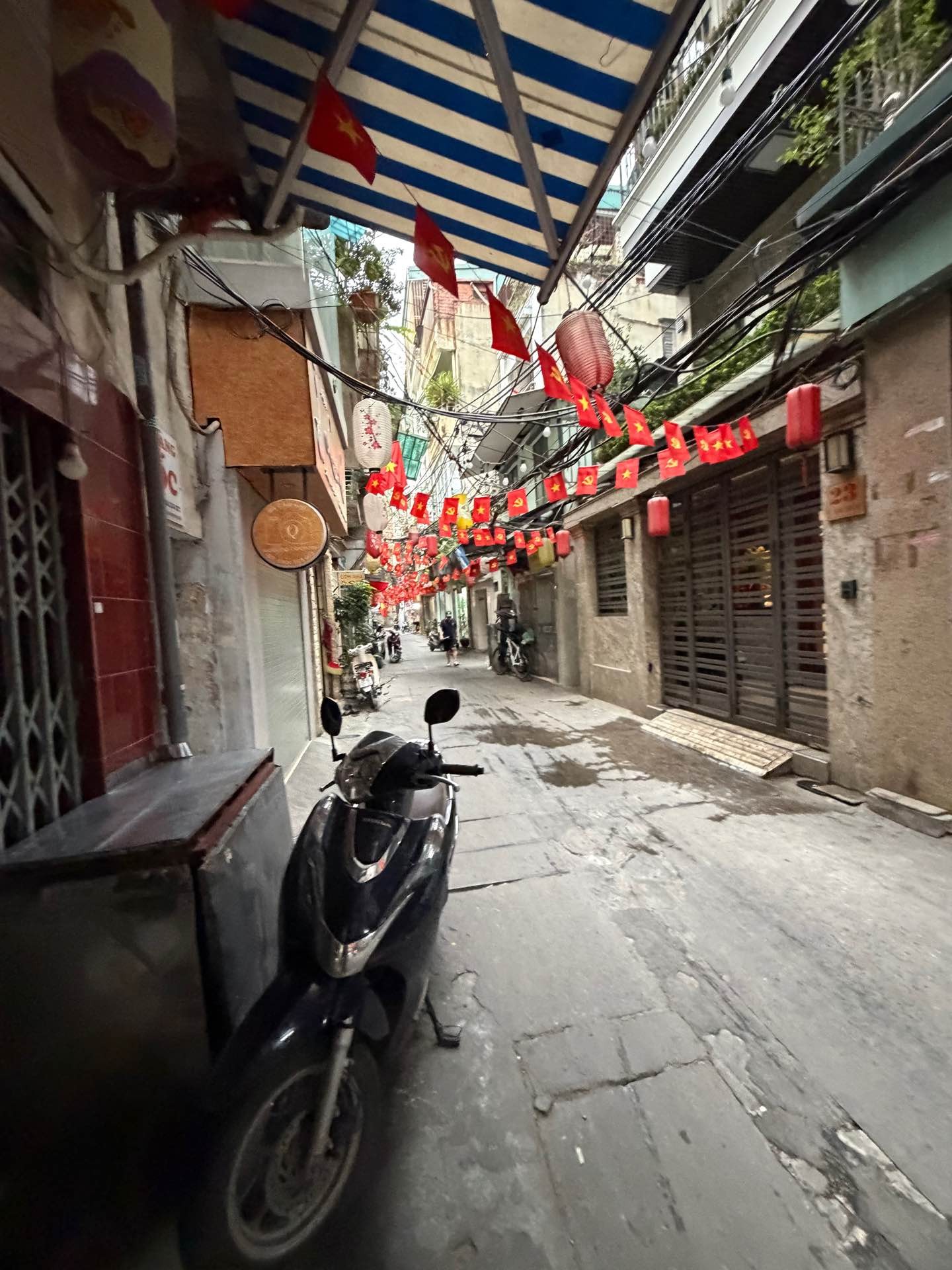 Bán nhà Cảm Hội - diện tích 48m2 2 tầng - ô tô cách nhà 10 mét - giá 10,1 tỷ