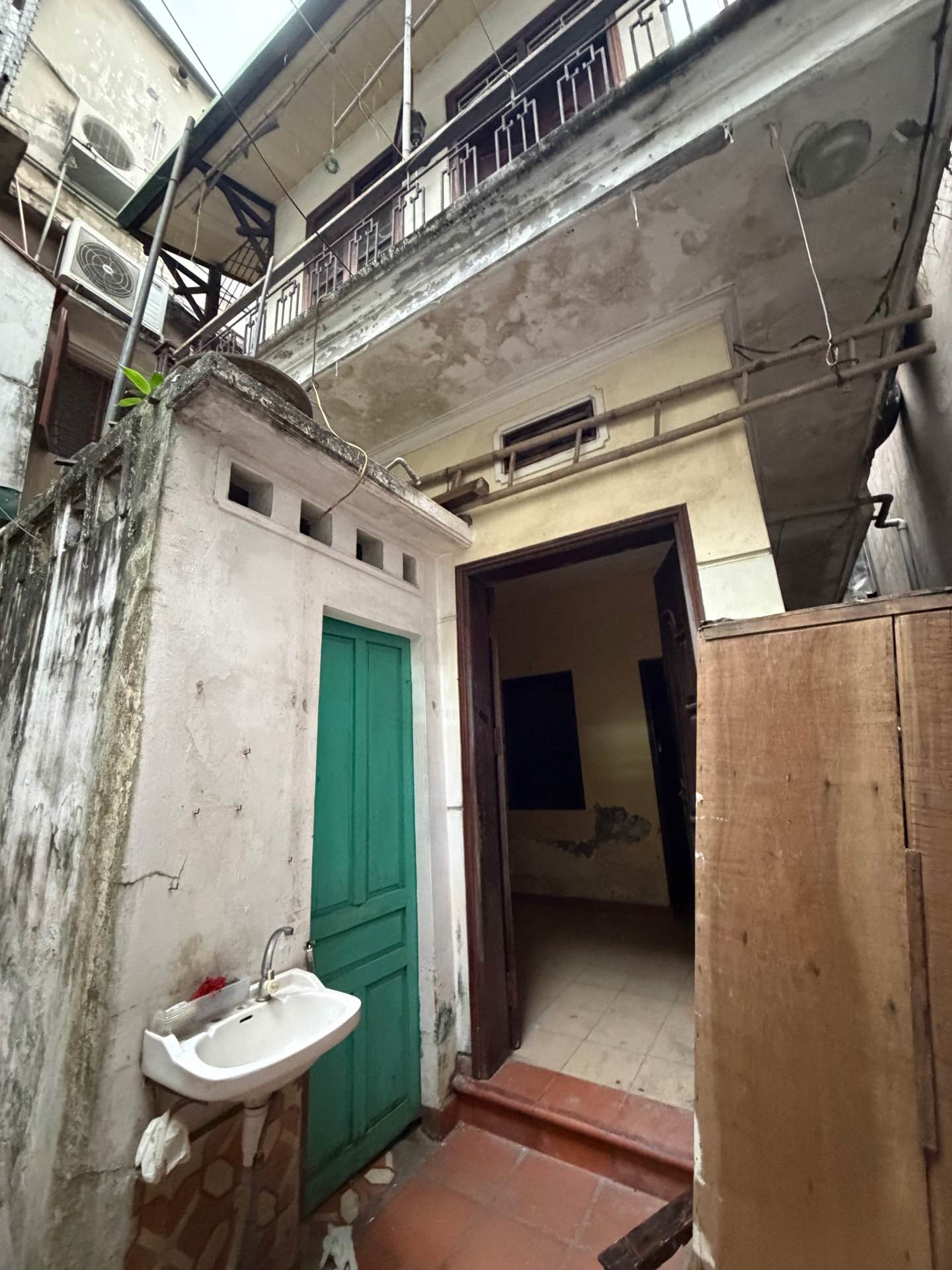 Bán nhà Cảm Hội - diện tích 48m2 2 tầng - ô tô cách nhà 10 mét - giá 10,1 tỷ
