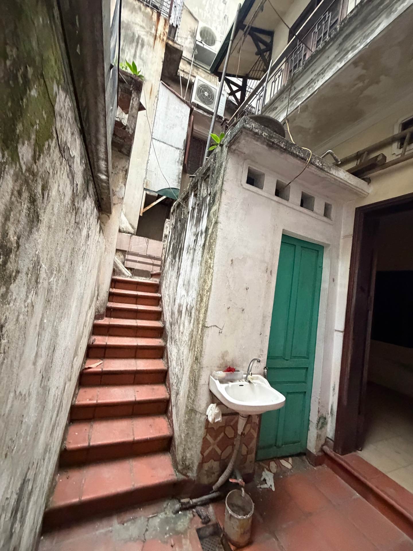 Bán nhà Cảm Hội - diện tích 48m2 2 tầng - ô tô cách nhà 10 mét - giá 10,1 tỷ