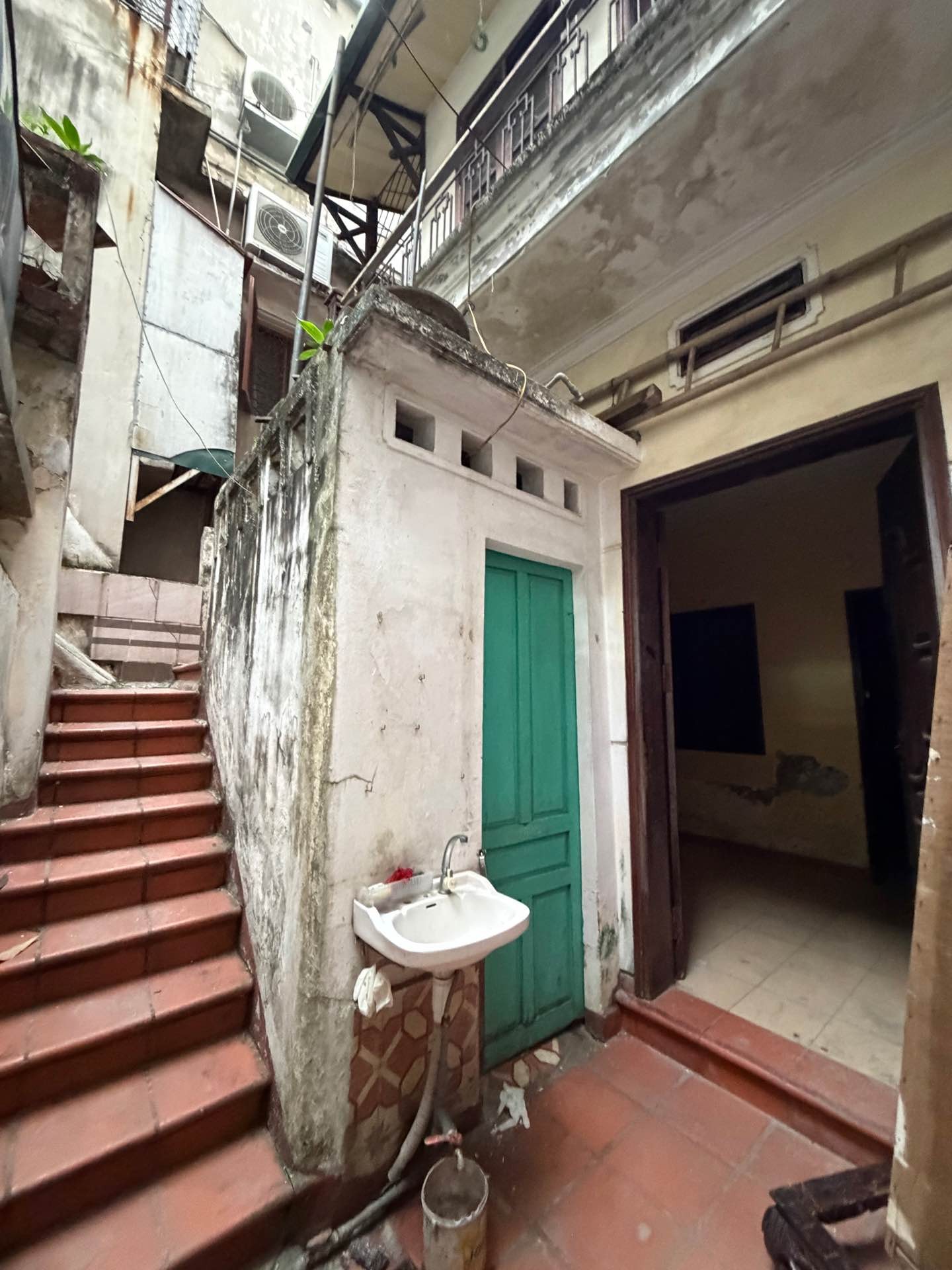 Bán nhà Cảm Hội - diện tích 48m2 2 tầng - ô tô cách nhà 10 mét - giá 10,1 tỷ