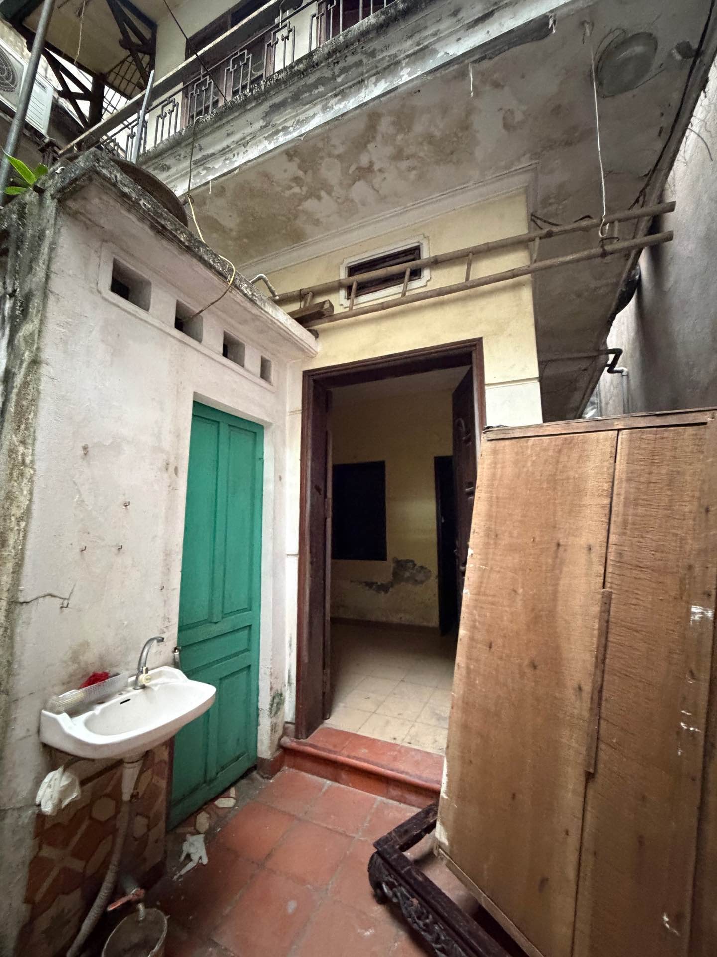 Bán nhà Cảm Hội - diện tích 48m2 2 tầng - ô tô cách nhà 10 mét - giá 10,1 tỷ