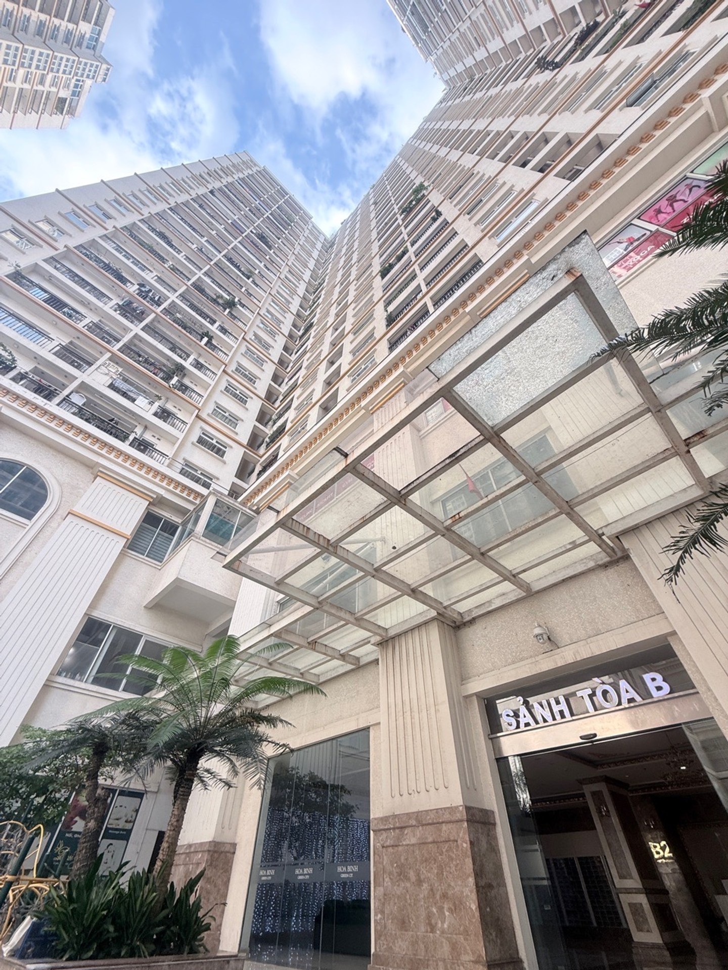 Bán nhà Hòa Bình Green City - diện tích 70m2 10 tầng - Nhà lô góc, tiện ích ngập tràn - giá 5,7 tỷ