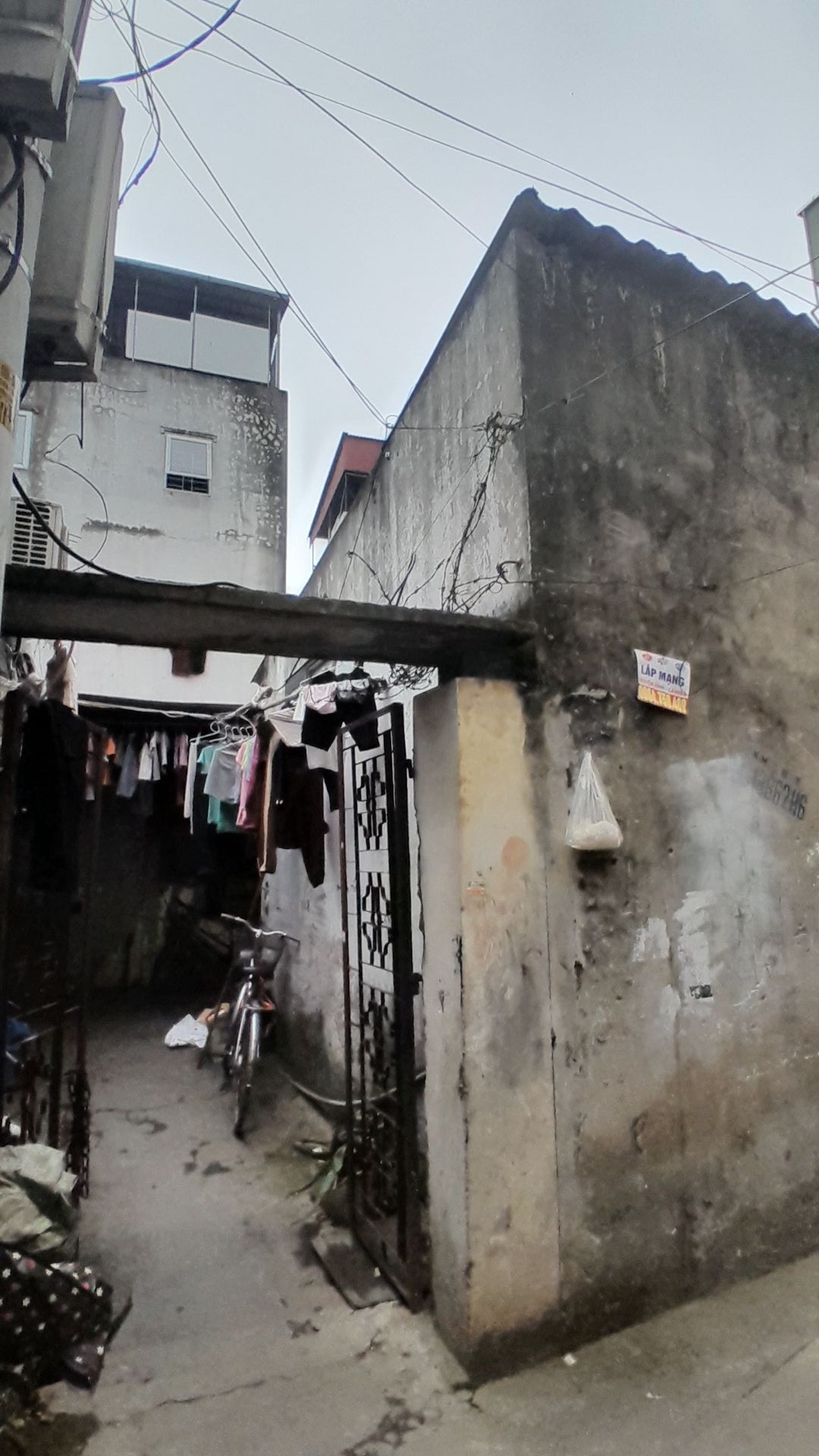 Bán nhà Kim Giang - diện tích 249m2 1 tầng - Hẻm xe máy - giá 38,5 tỷ