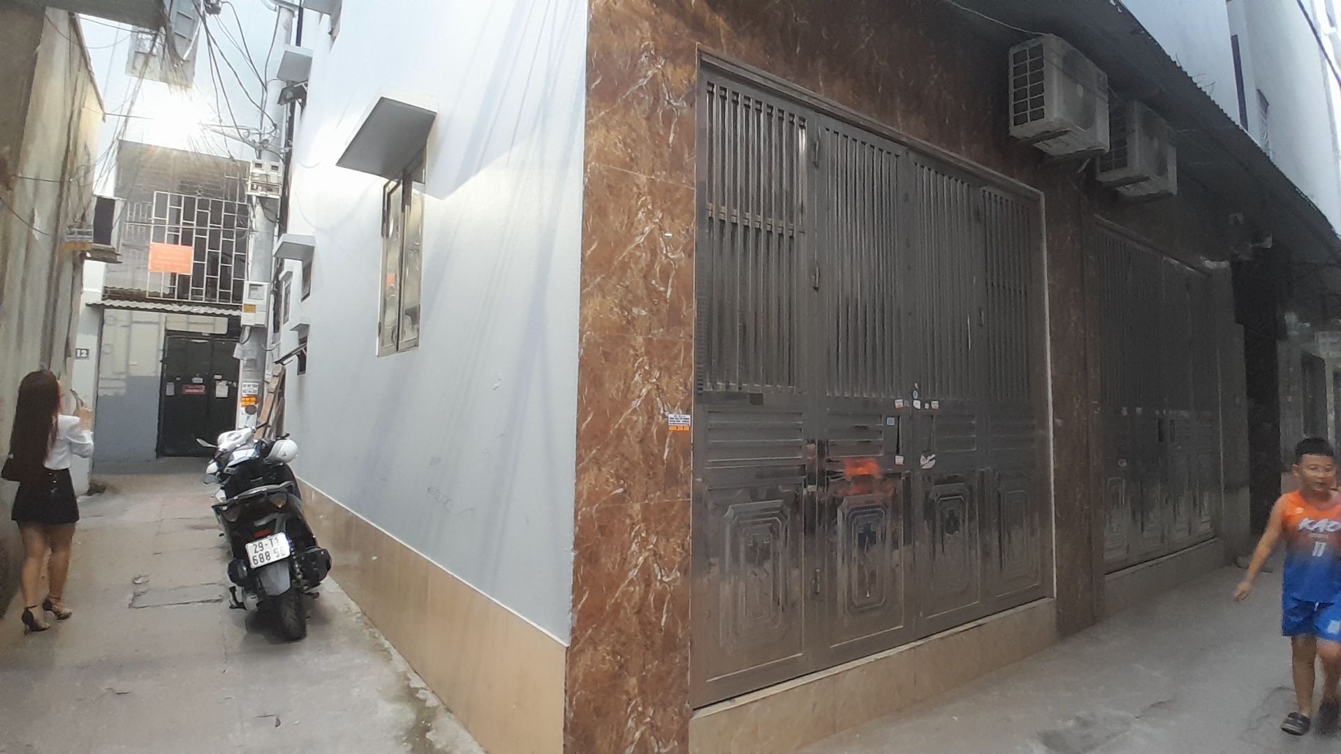 Bán nhà Kim Giang - diện tích 249m2 1 tầng - Hẻm xe máy - giá 38,5 tỷ