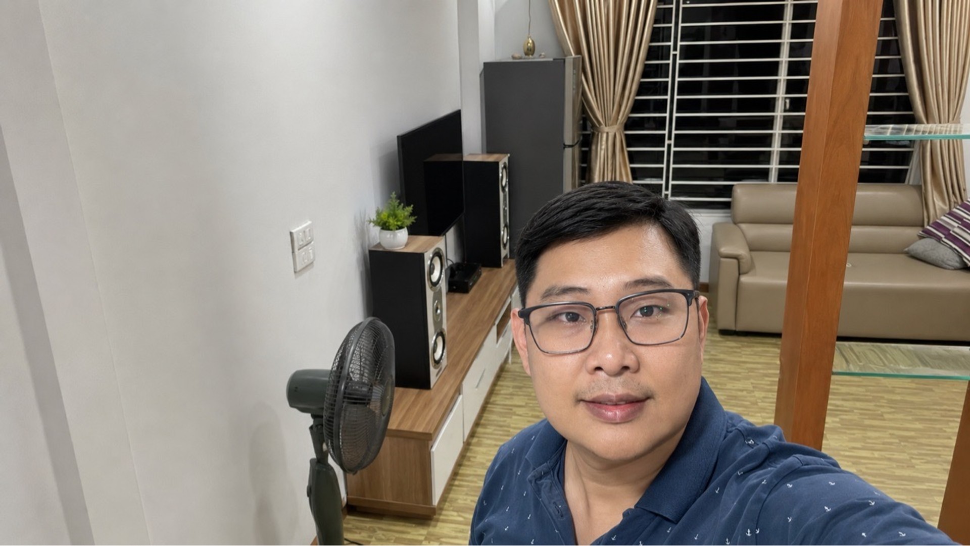 Bán nhà Yên Duyên - diện tích 42m2 5 tầng - ô tô đỗ cửa - giá 9,8 tỷ