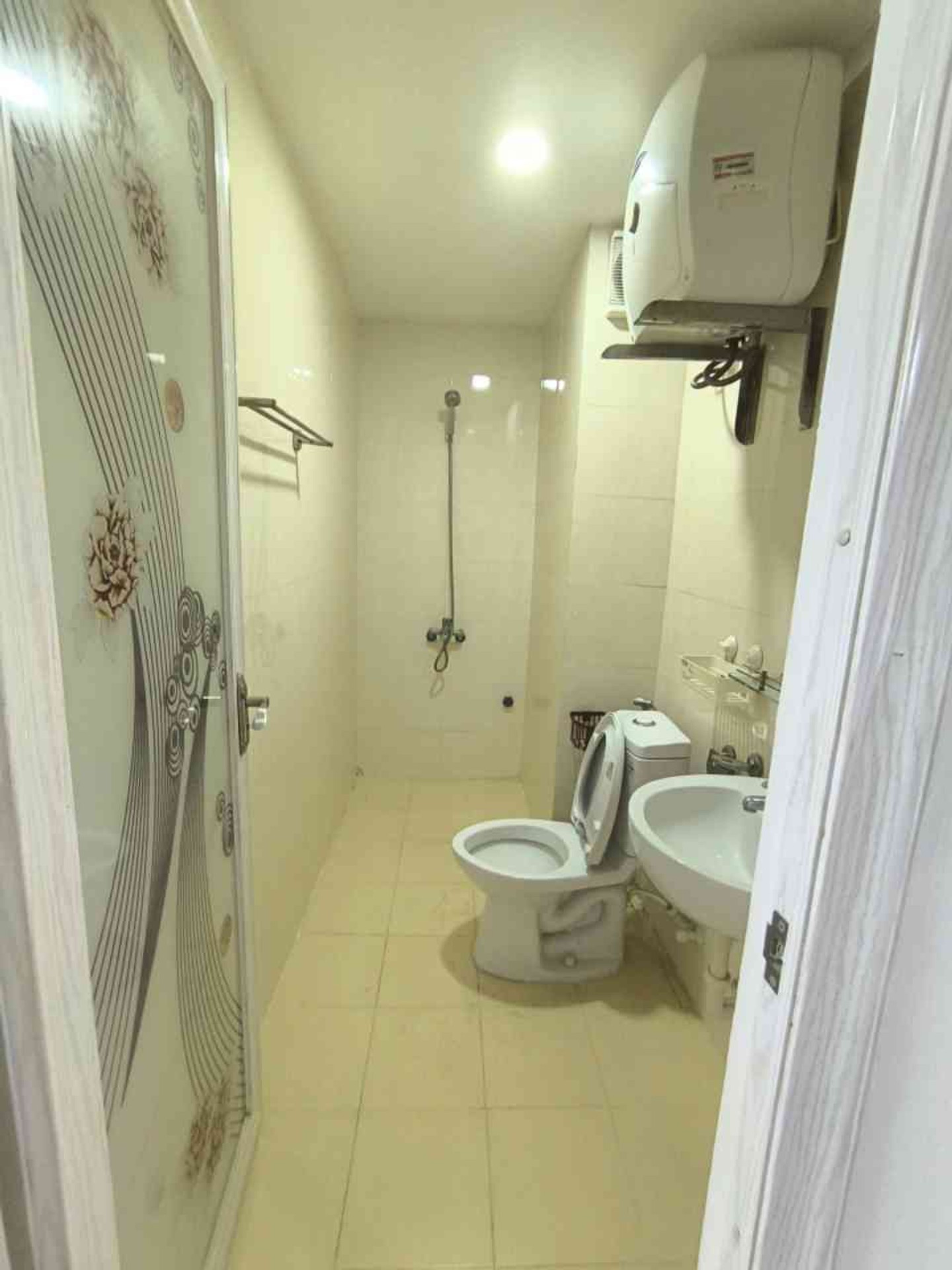 Bán nhà Lĩnh Nam - diện tích 61m2 8 tầng - Căn hộ tặng full nội thất - giá 4,79 tỷ