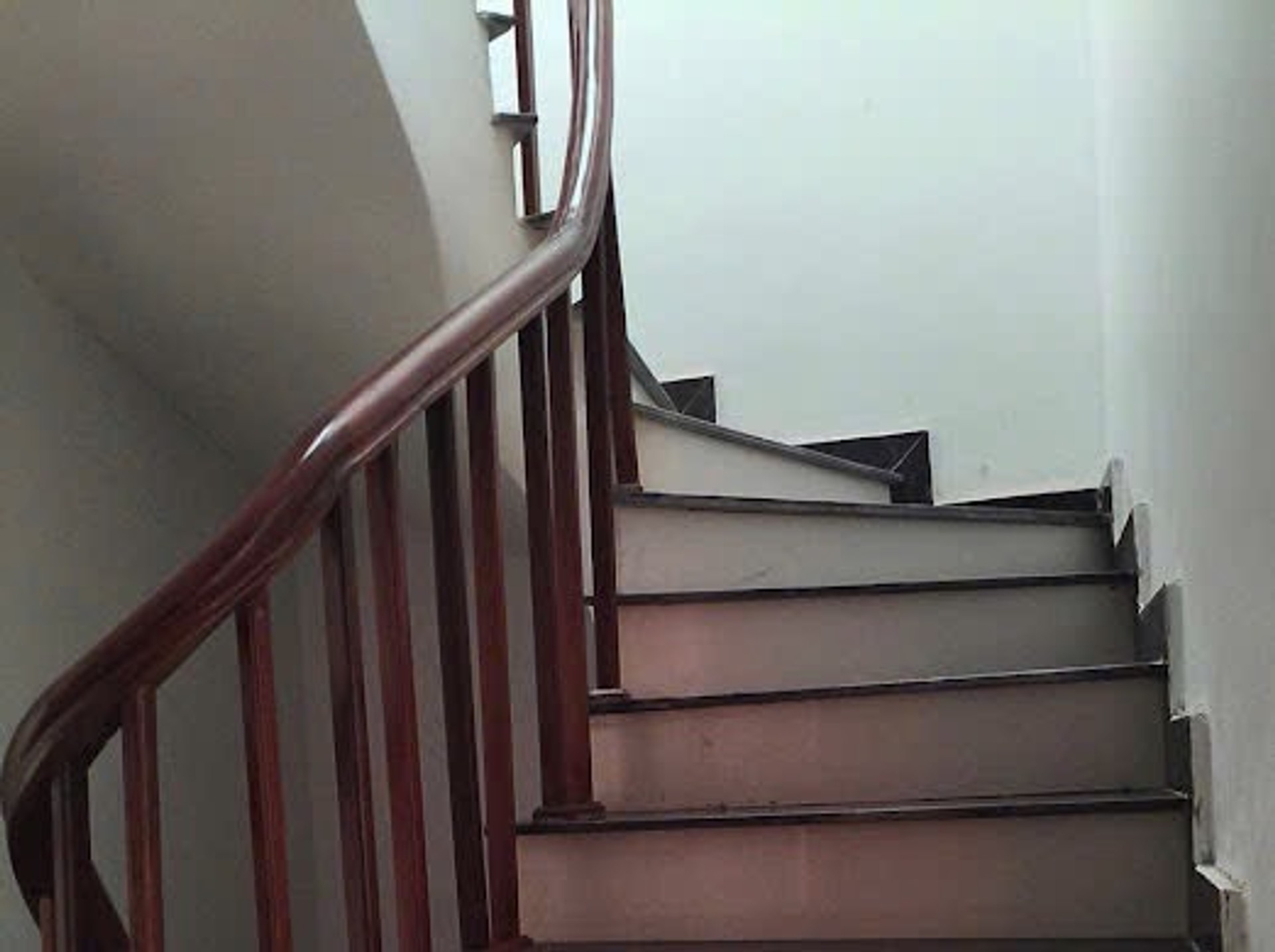 Bán nhà Định Công Hạ - diện tích 39m2 5 tầng - Ngõ ba gác - giá 10 tỷ