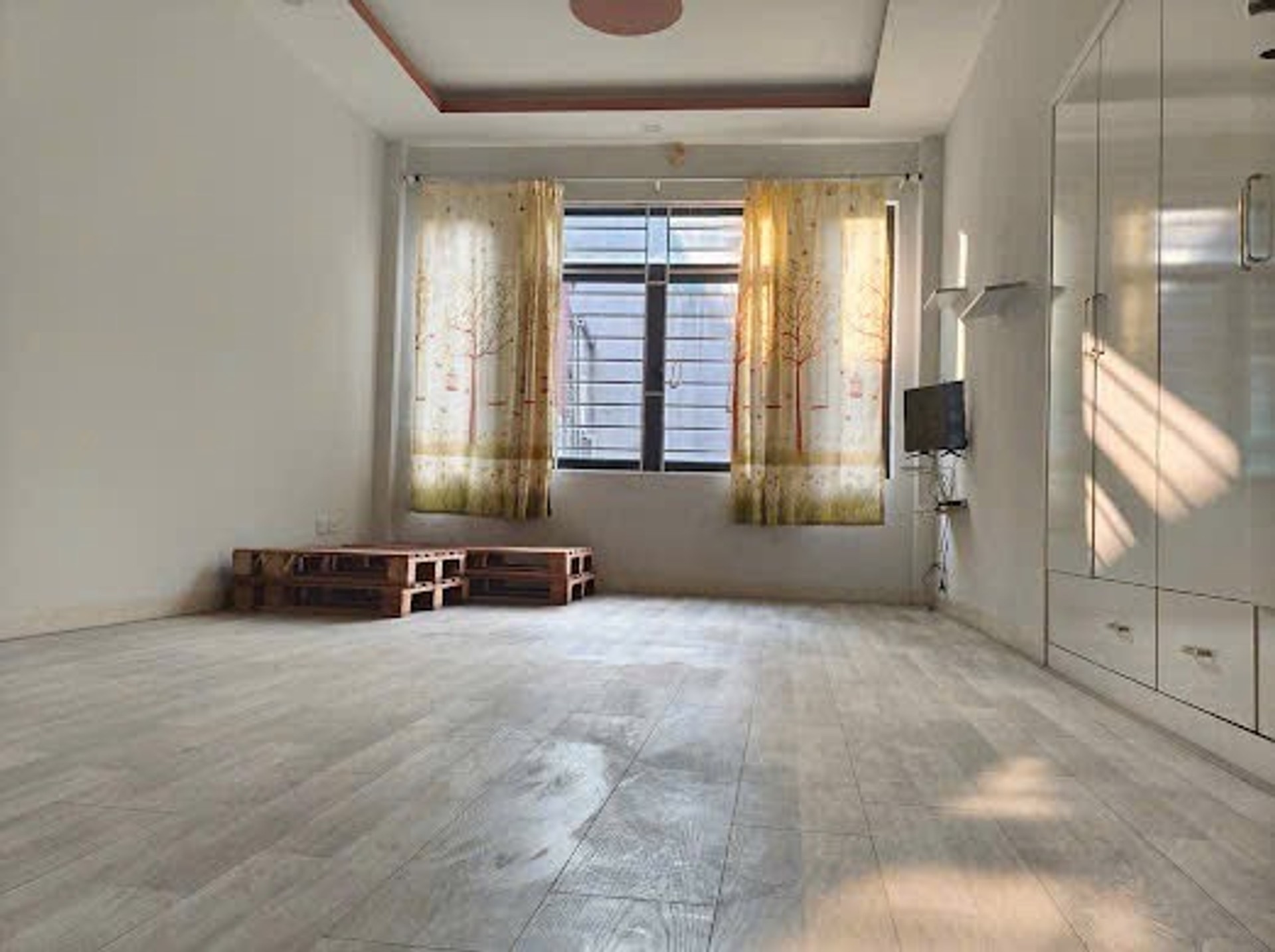 Bán nhà Định Công Hạ - diện tích 39m2 5 tầng - Ngõ ba gác - giá 10 tỷ