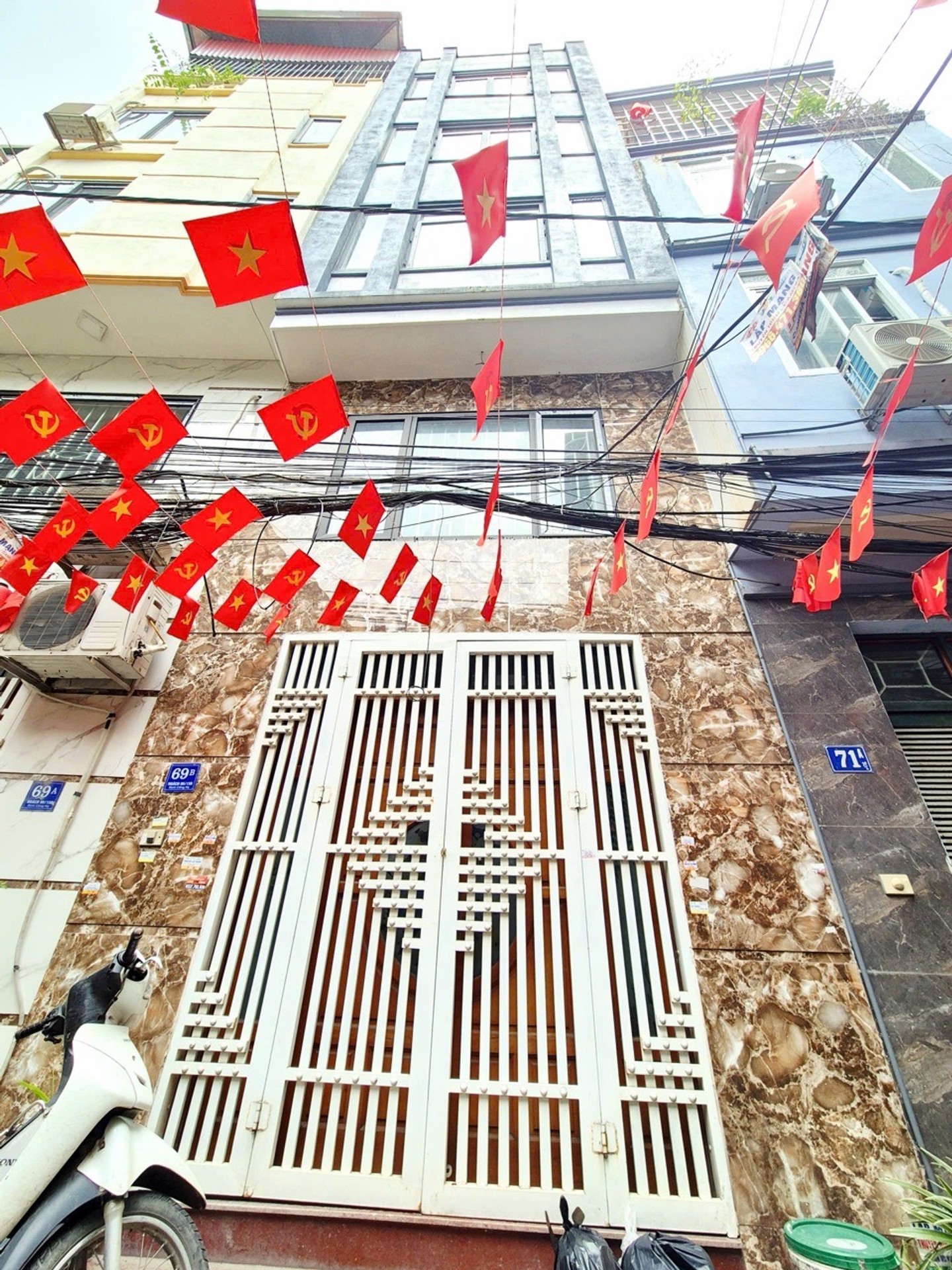 Bán nhà Định Công Hạ - diện tích 39m2 5 tầng - Ngõ ba gác - giá 10 tỷ