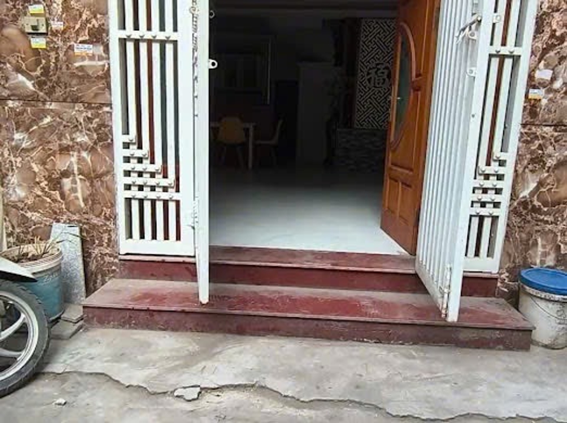 Bán nhà Định Công Hạ - diện tích 39m2 5 tầng - Ngõ ba gác - giá 10 tỷ