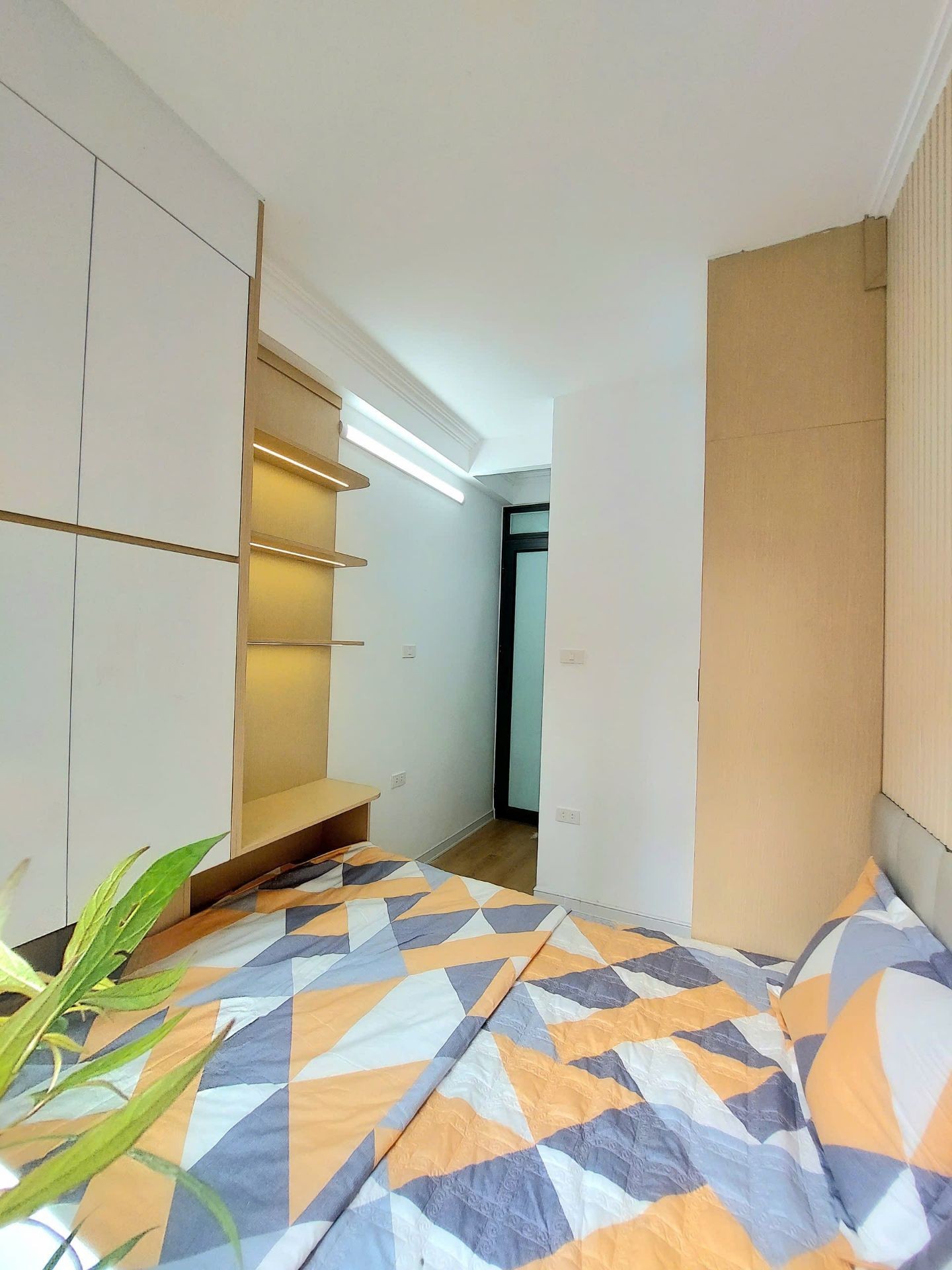 Bán nhà Bùi Ngọc Dương - diện tích 12m2 5 tầng - gần ô tô - giá 3,9 tỷ
