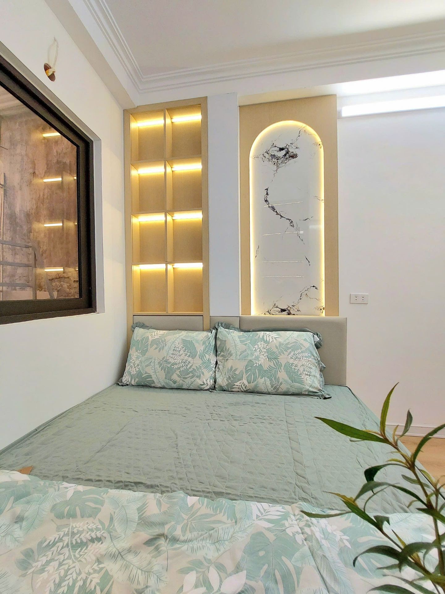 Bán nhà Bùi Ngọc Dương - diện tích 12m2 5 tầng - gần ô tô - giá 3,9 tỷ