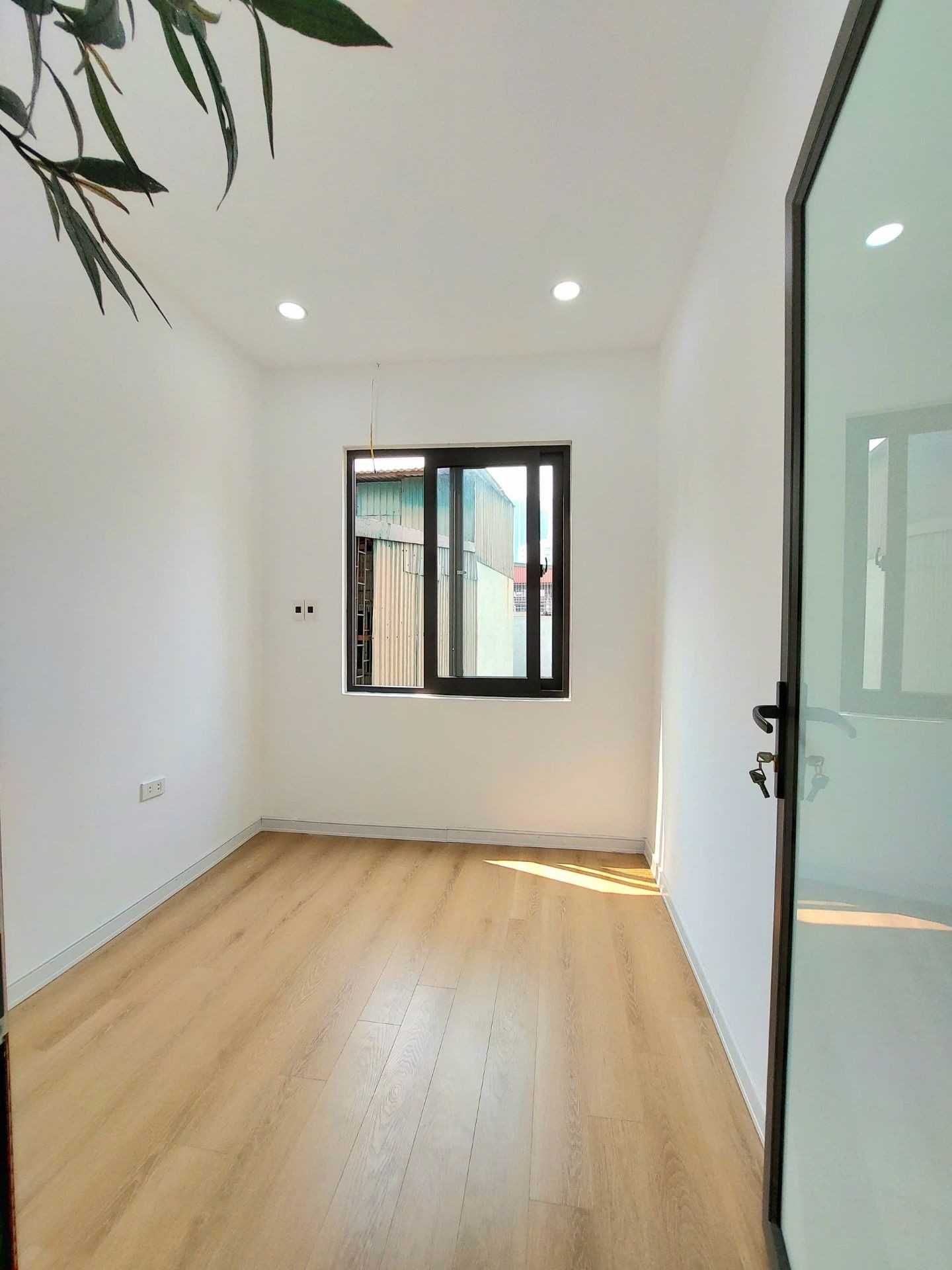 Bán nhà Bùi Ngọc Dương - diện tích 12m2 5 tầng - gần ô tô - giá 3,9 tỷ