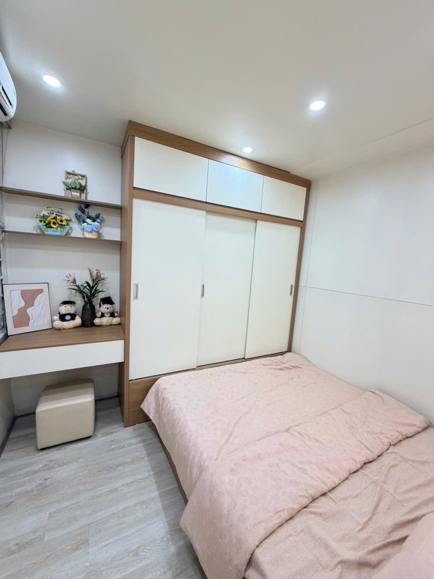 Bán nhà Vũ Tông Phan - diện tích 55m2 9 tầng - Nhà đẹp hiếm có - giá 2,6 tỷ