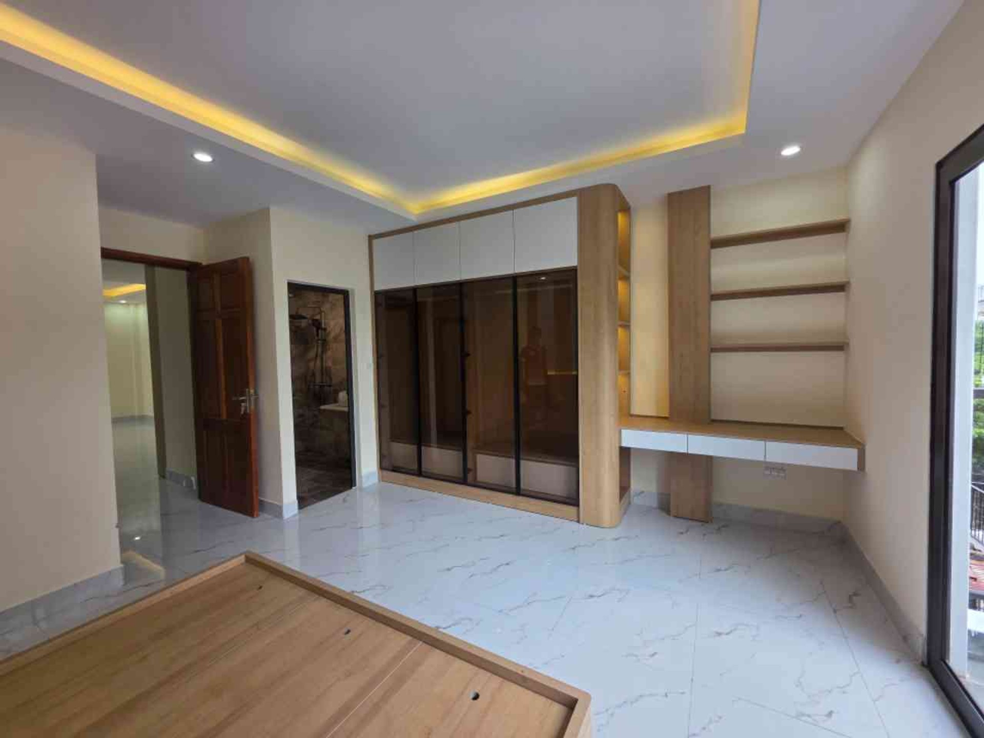 Bán nhà Dương Văn Bé - diện tích 50m2 5 tầng - Thang máy - giá 14,2 tỷ