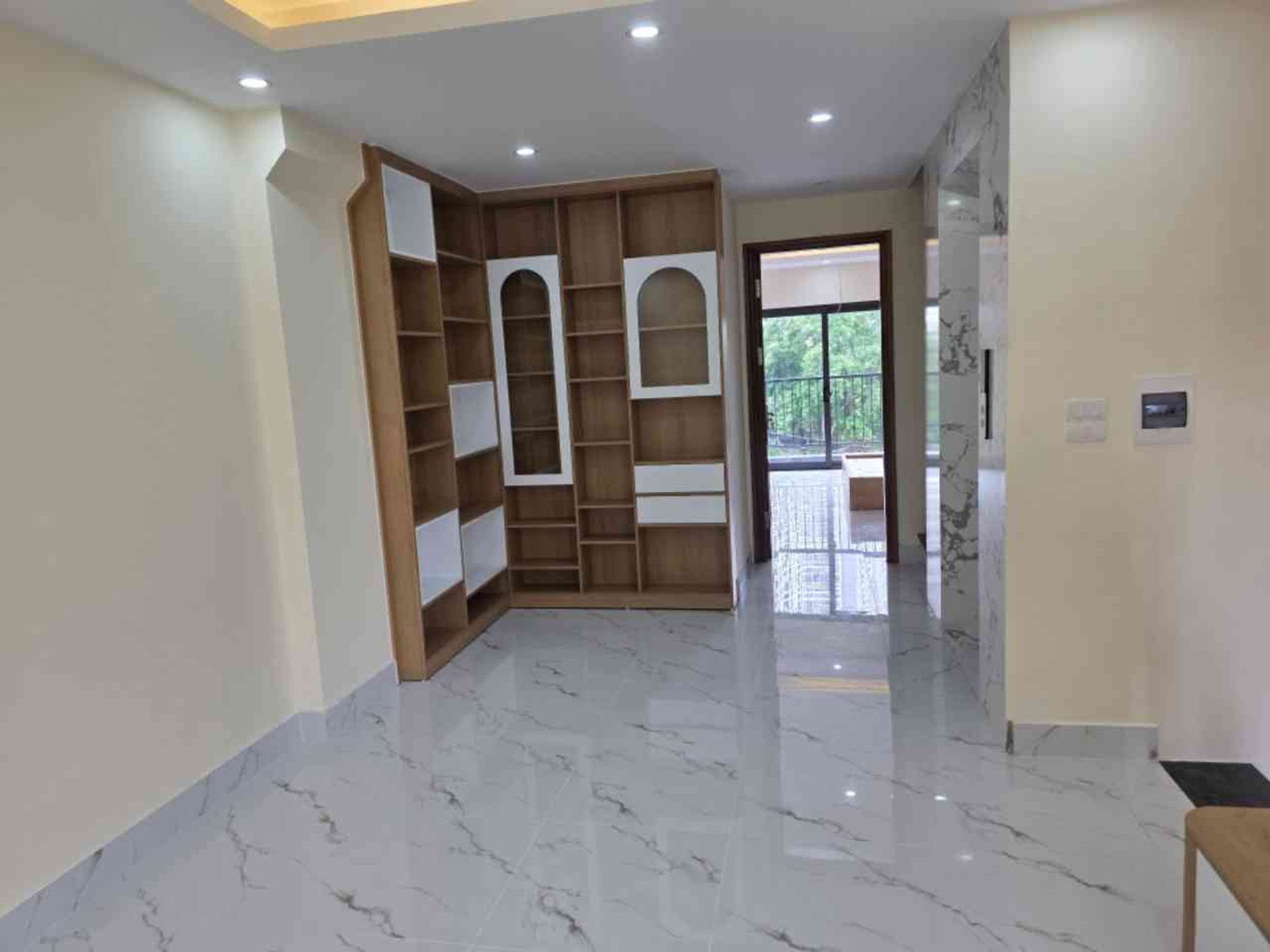 Bán nhà Dương Văn Bé - diện tích 50m2 5 tầng - Thang máy - giá 14,2 tỷ