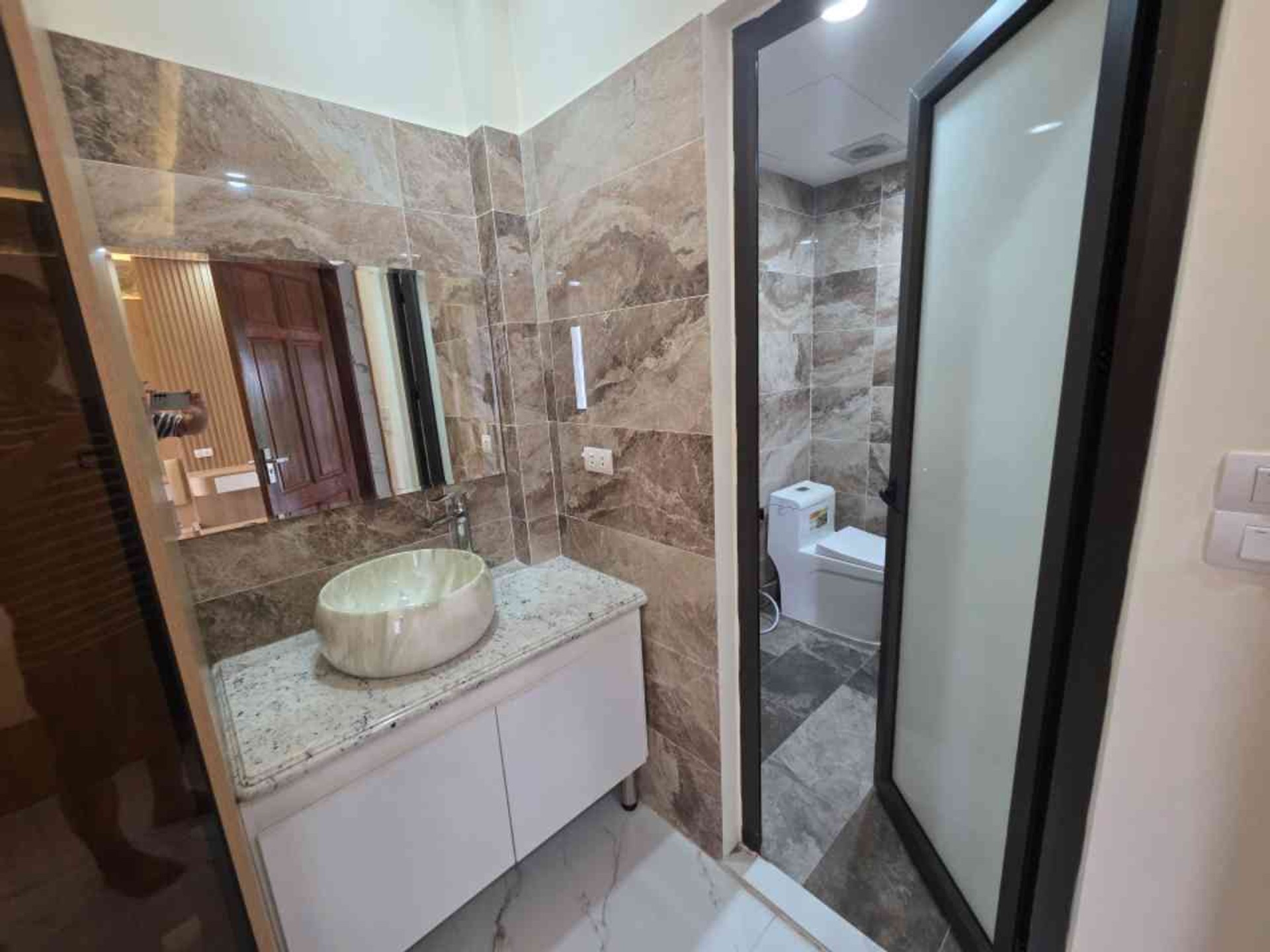 Bán nhà Dương Văn Bé - diện tích 50m2 5 tầng - Thang máy - giá 14,2 tỷ