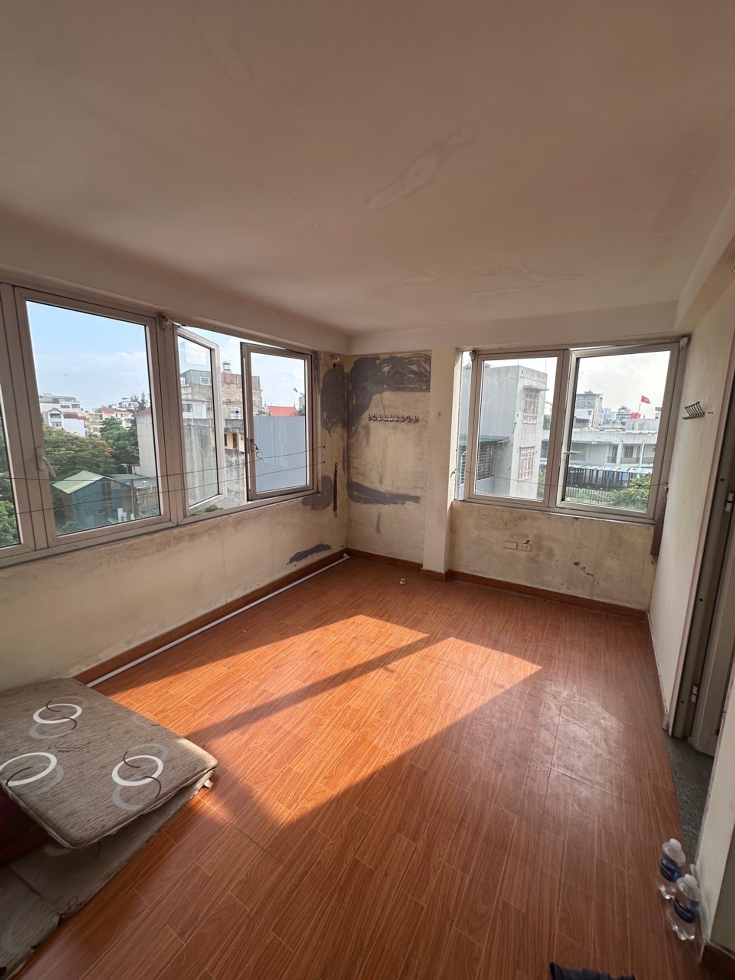 Bán nhà Hưng Thịnh - diện tích 80m2 5 tầng - Nhà đẹp hiếm có - giá 20 tỷ