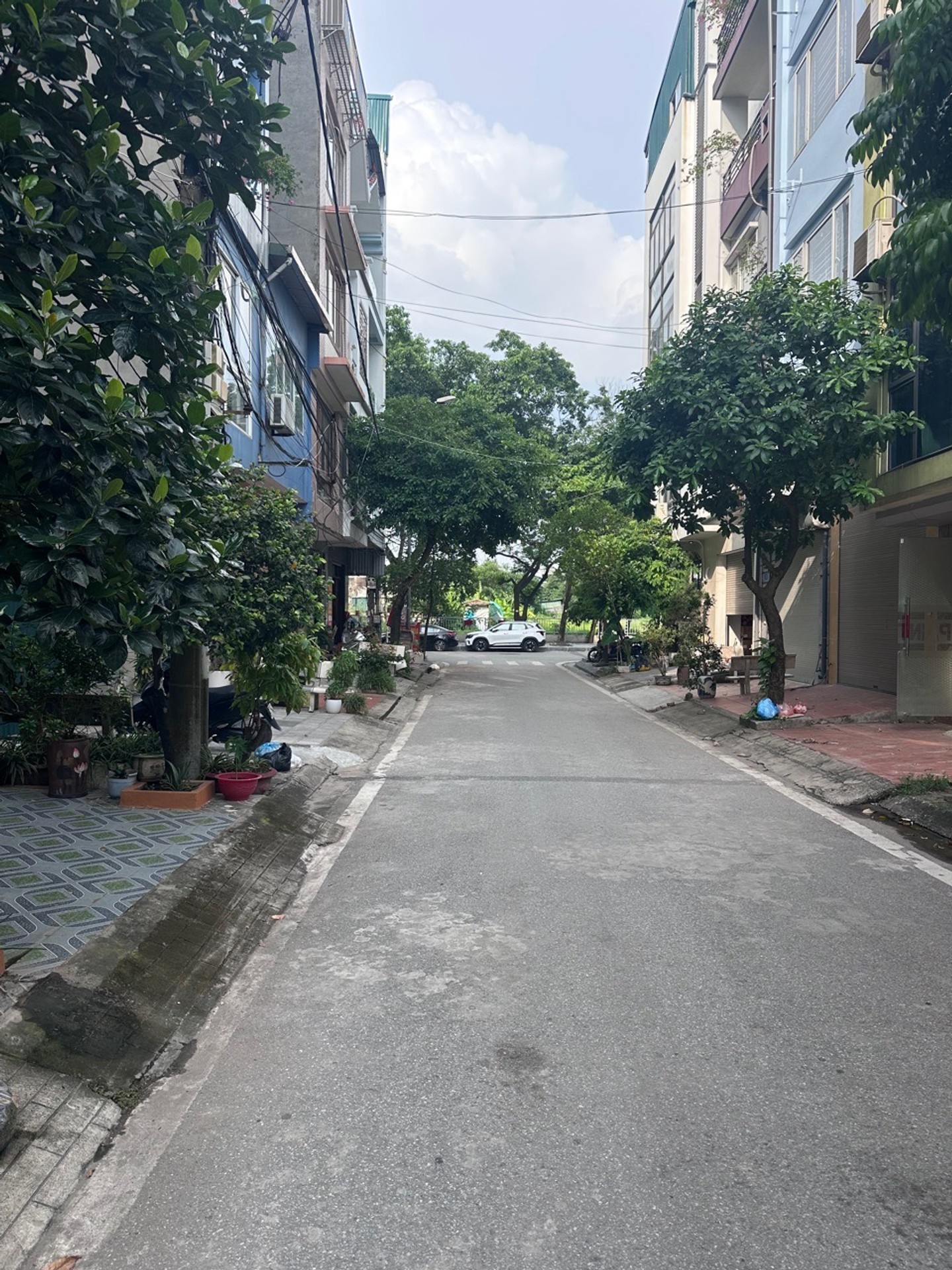 Bán nhà Hưng Thịnh - diện tích 80m2 5 tầng - Nhà đẹp hiếm có - giá 20 tỷ