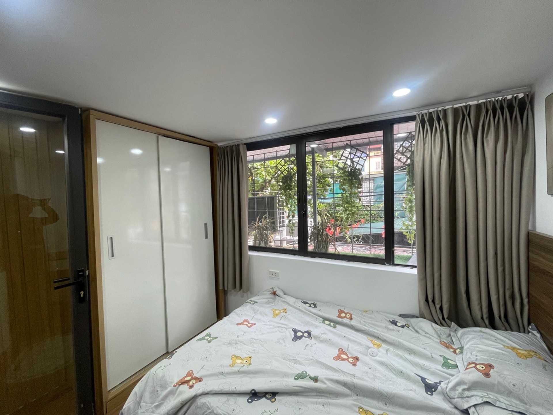 Bán nhà Phố 8/3 - diện tích 25m2 1 tầng - ô tô đỗ cửa - giá 3,6 tỷ
