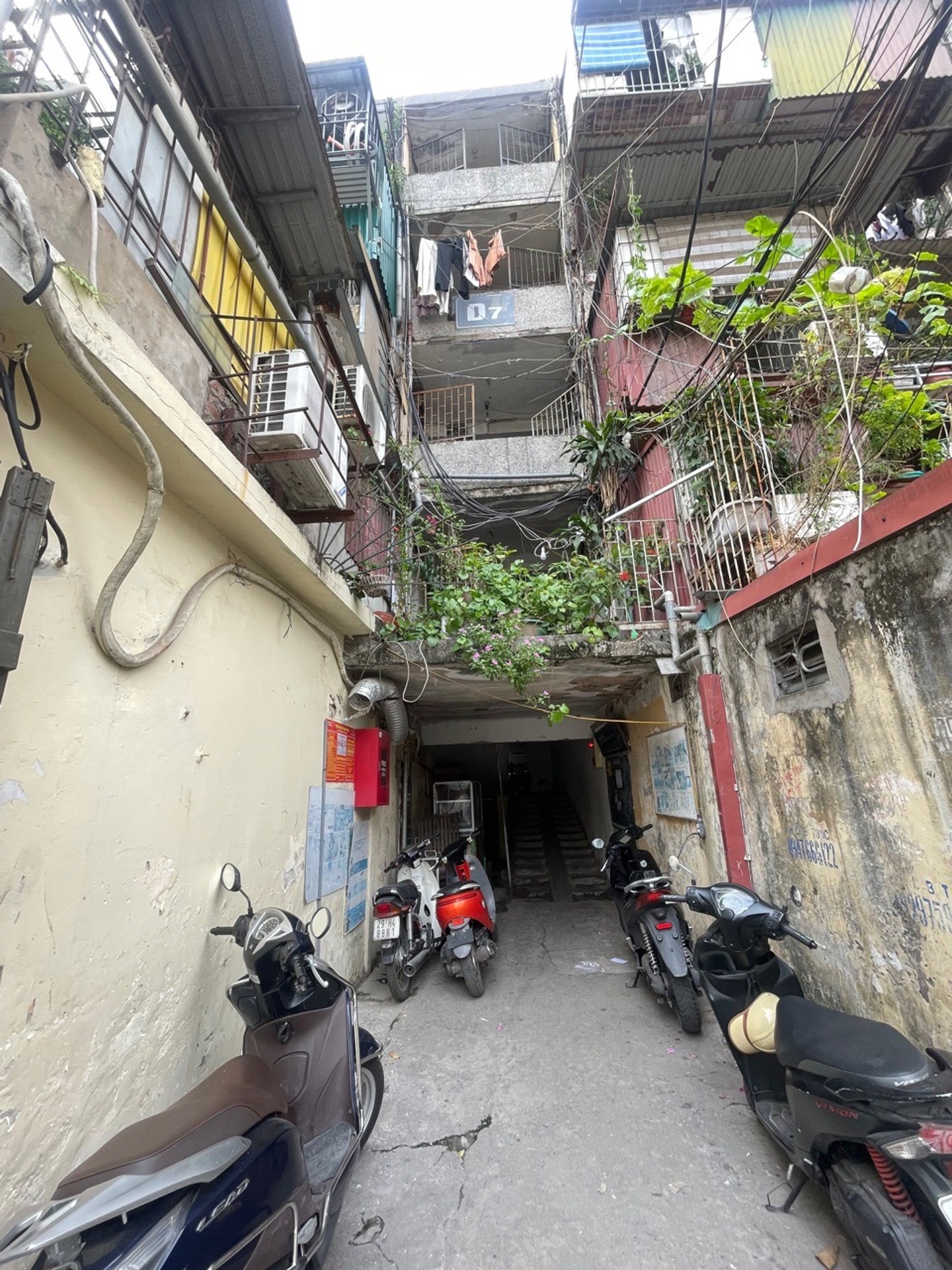Bán nhà Phố 8/3 - diện tích 25m2 1 tầng - ô tô đỗ cửa - giá 3,6 tỷ