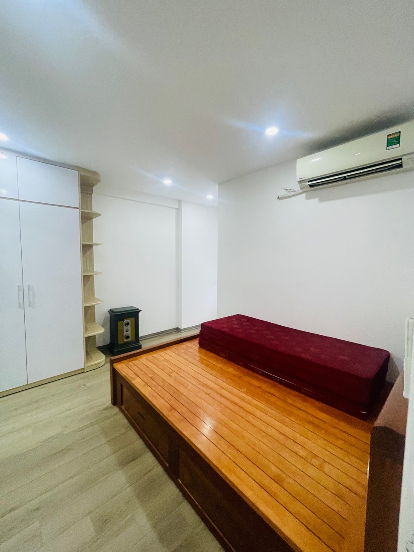 Bán nhà Linh Đàm - diện tích 63m2 1 tầng - Nhà đẹp hiếm có - giá 5,5 tỷ