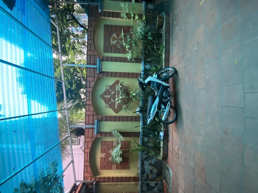 Bán nhà Nguyễn Ngọc Vũ - diện tích 350m2 3 tầng - Biệt thự gần phố - giá 88 tỷ