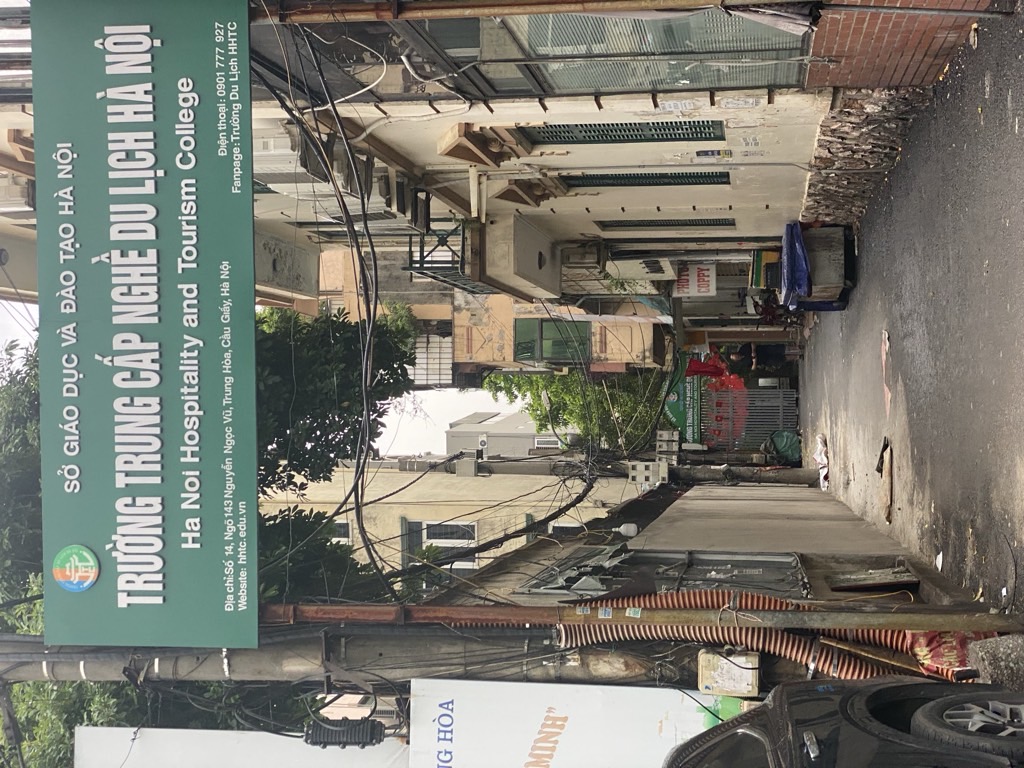 Bán nhà Nguyễn Ngọc Vũ - diện tích 350m2 3 tầng - Biệt thự gần phố - giá 88 tỷ