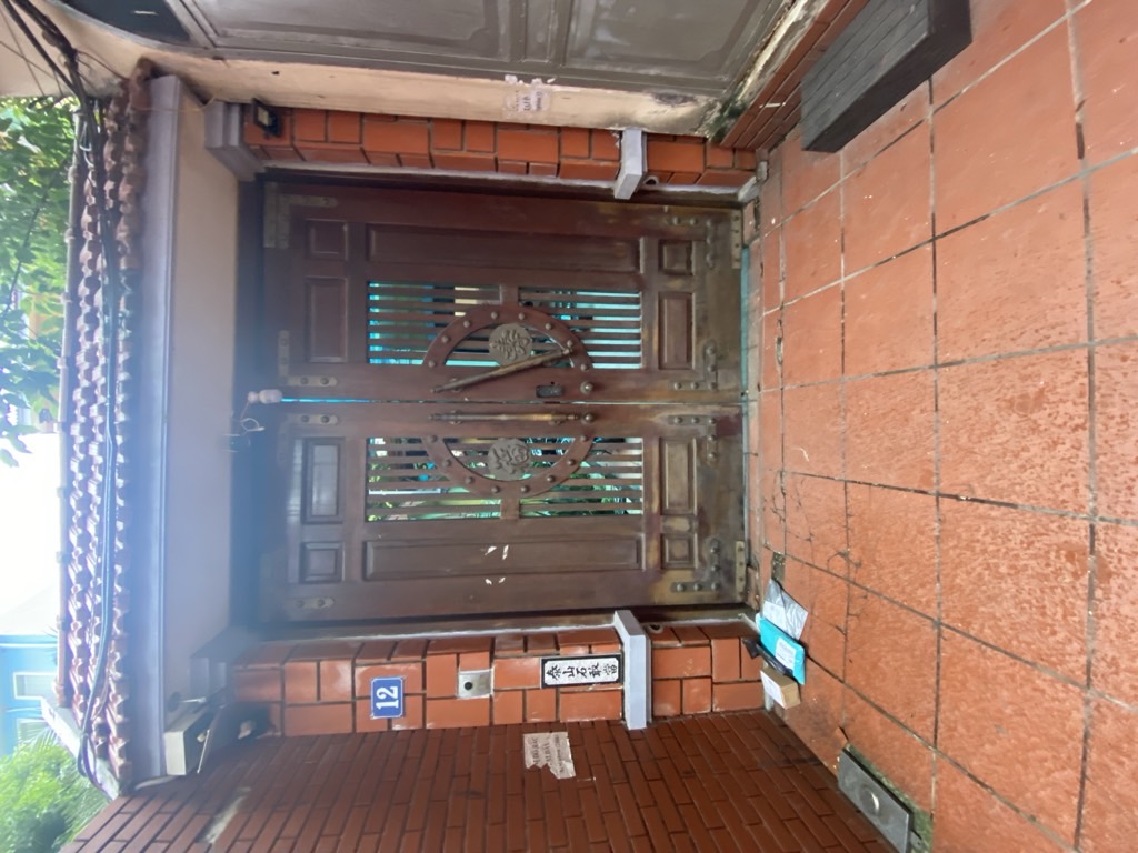 Bán nhà Nguyễn Ngọc Vũ - diện tích 350m2 3 tầng - Biệt thự gần phố - giá 88 tỷ