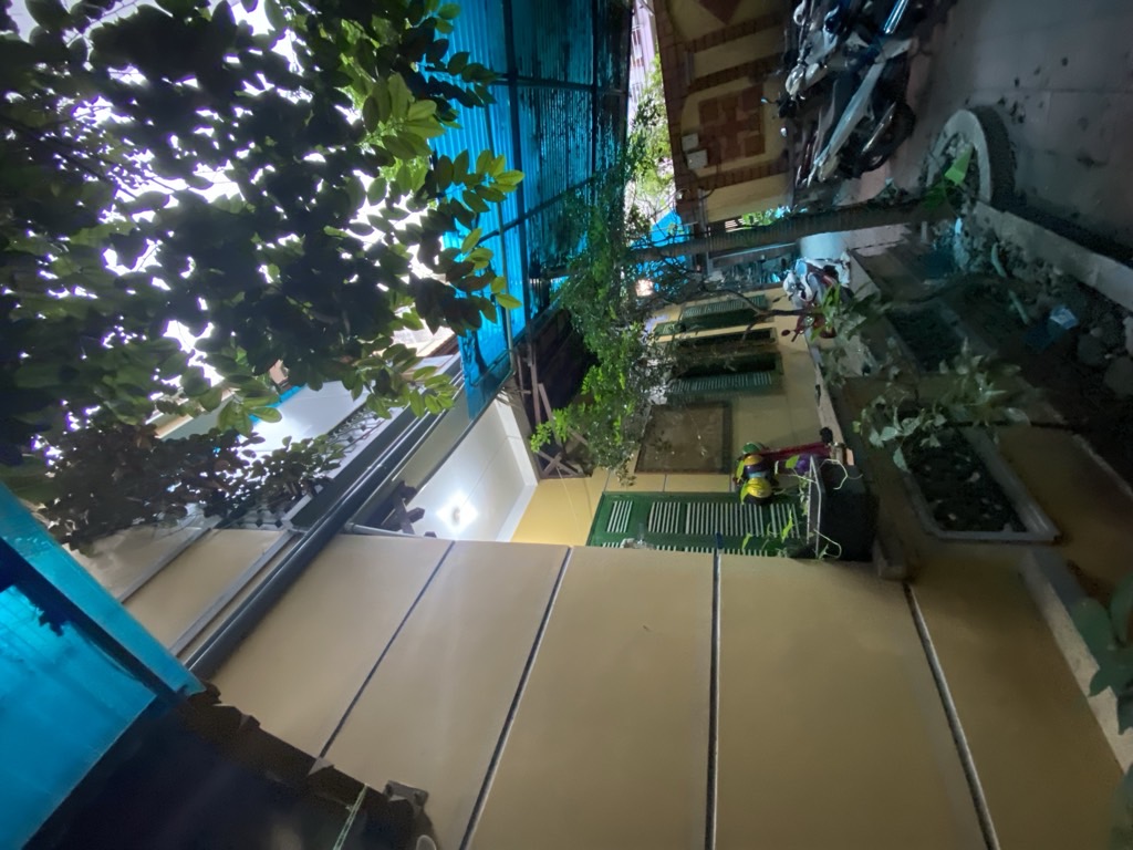 Bán nhà Nguyễn Ngọc Vũ - diện tích 350m2 3 tầng - Biệt thự gần phố - giá 88 tỷ