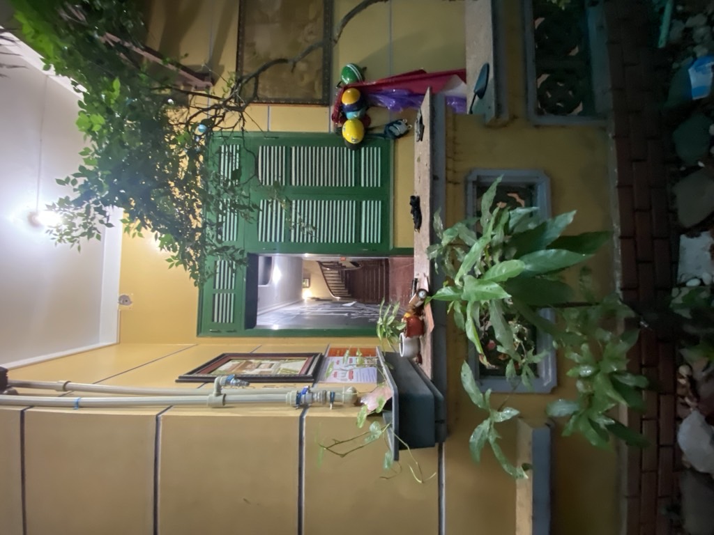 Bán nhà Nguyễn Ngọc Vũ - diện tích 350m2 3 tầng - Biệt thự gần phố - giá 88 tỷ