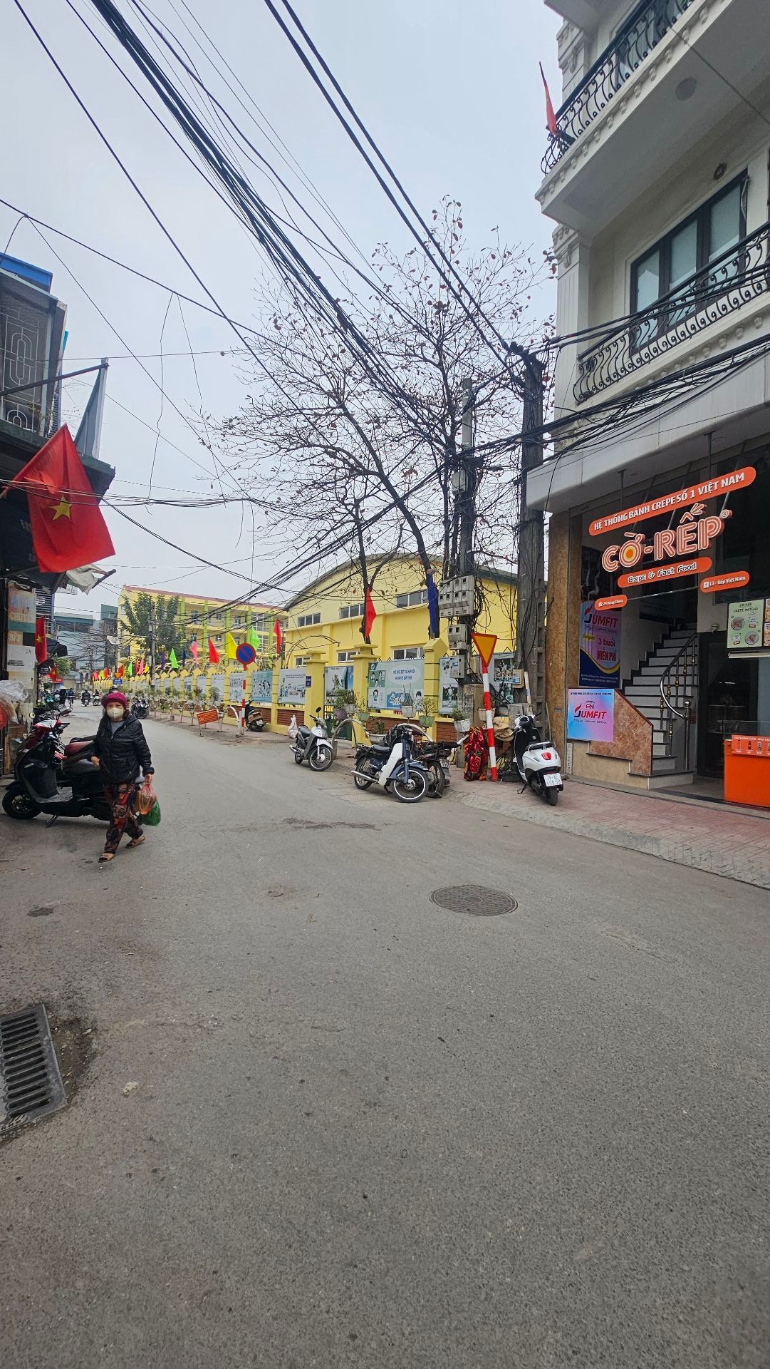 Bán nhà Đông Thiên - diện tích 21m2 5 tầng - ô tô đỗ cổng - giá 4 tỷ