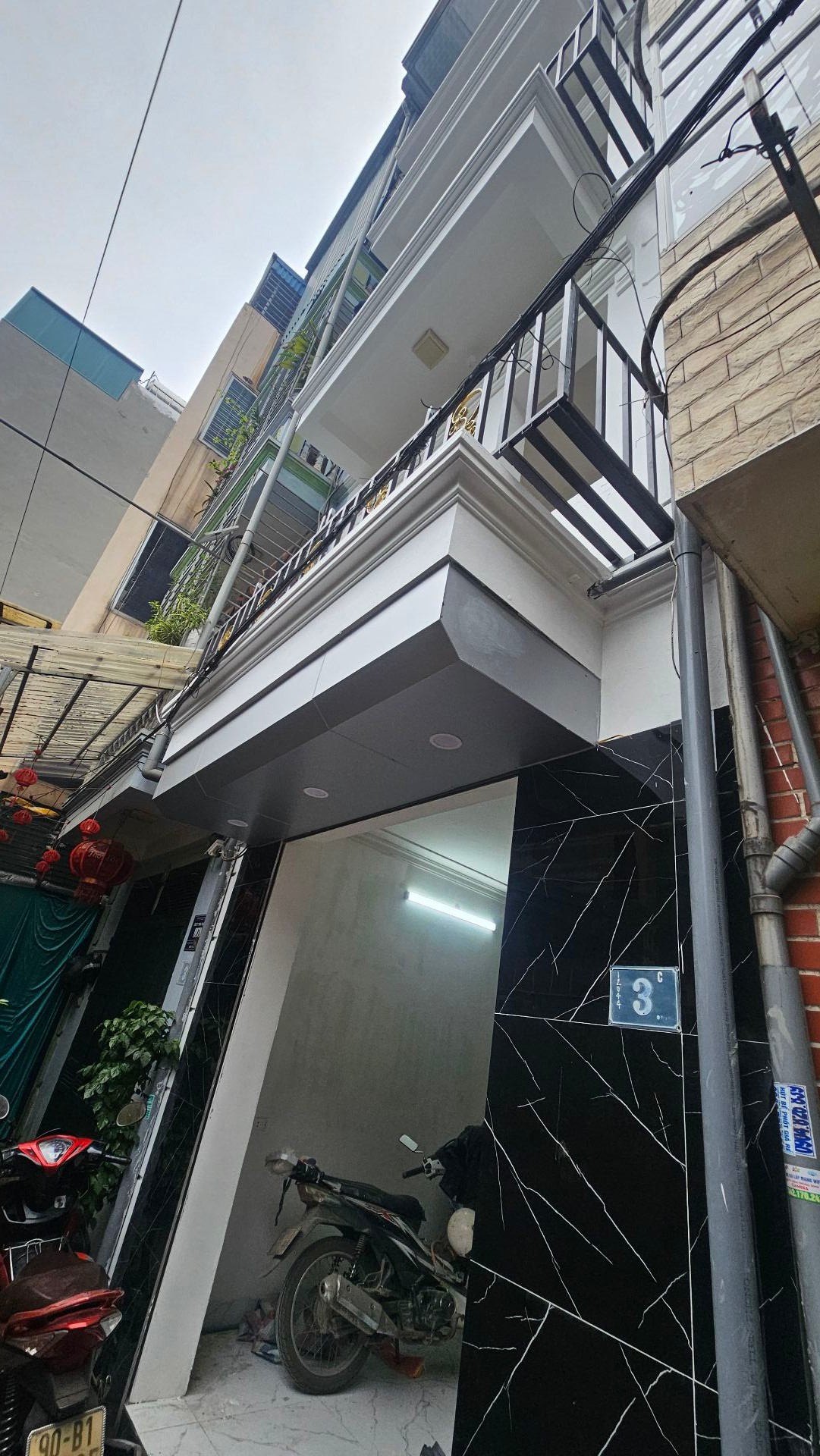 Bán nhà Đông Thiên - diện tích 21m2 5 tầng - ô tô đỗ cổng - giá 4 tỷ