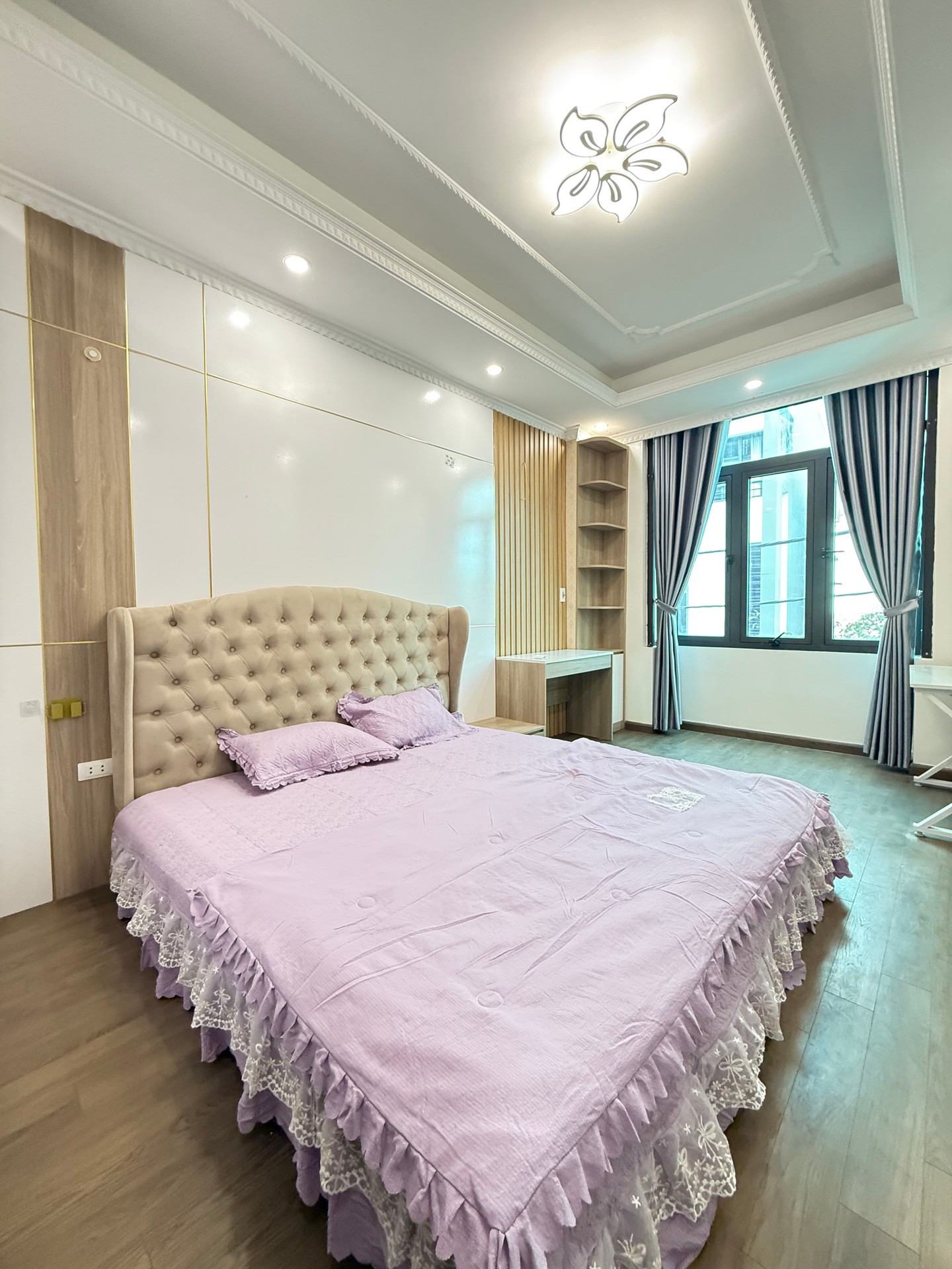 Bán nhà Thanh Lân - diện tích 34m2 5 tầng - ô tô đỗ cửa - giá 8,8 tỷ
