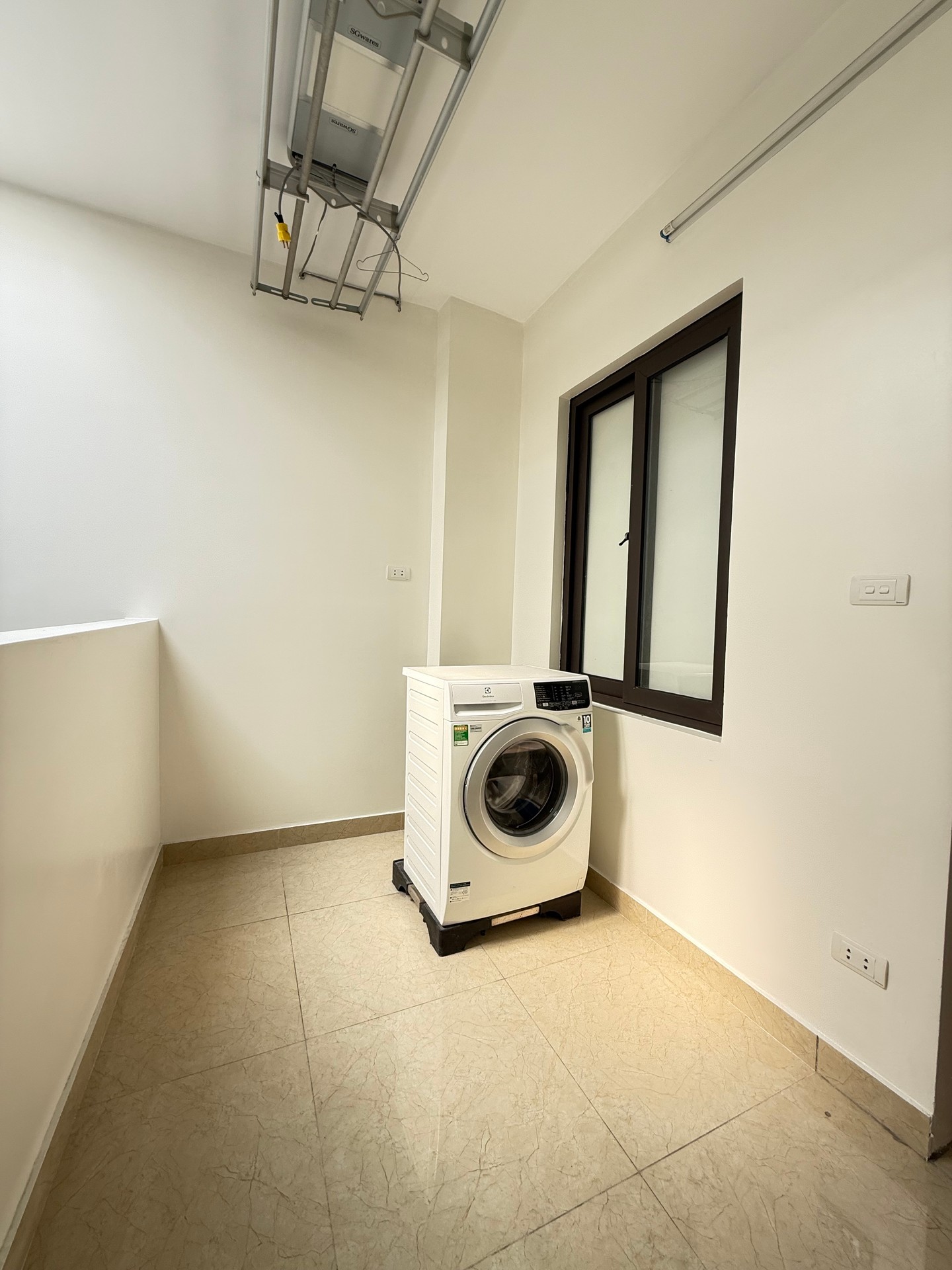 Bán nhà Thanh Lân - diện tích 34m2 5 tầng - ô tô đỗ cửa - giá 8,8 tỷ